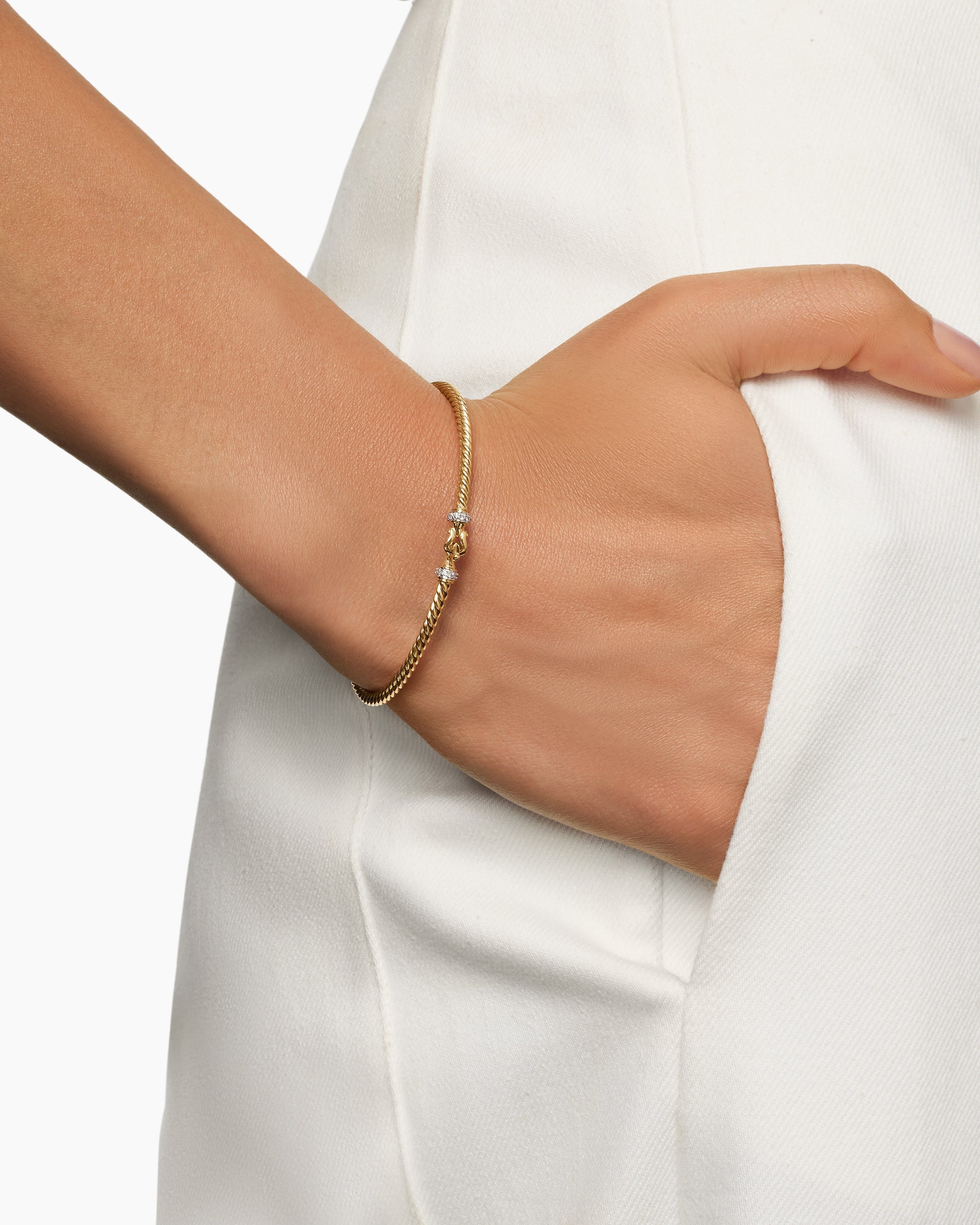 Buckle Classic Cable Bracelet in 18K Yellow Gold with Diamonds, 2.6mm - Image 7