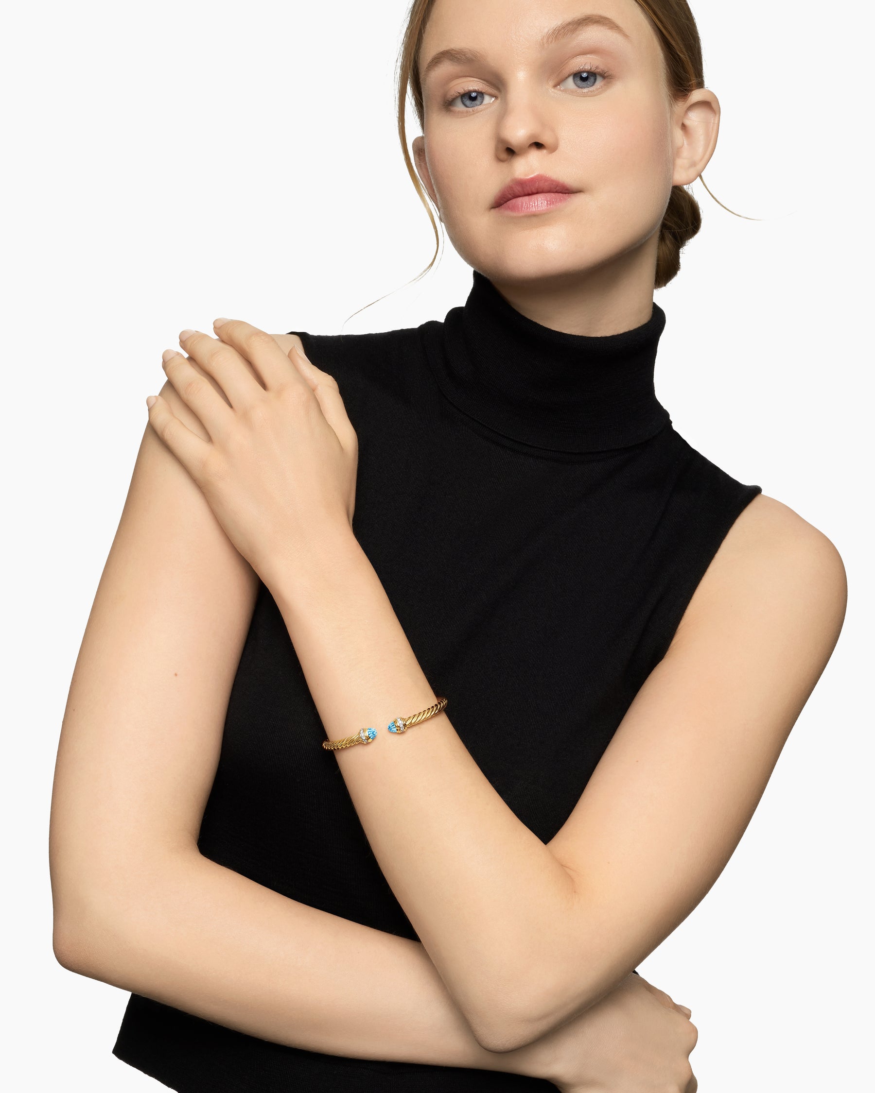 Alternative view of Classic Cablespira Bracelet in 18K Yellow Gold with Blue Topaz and Diamonds, 5mm