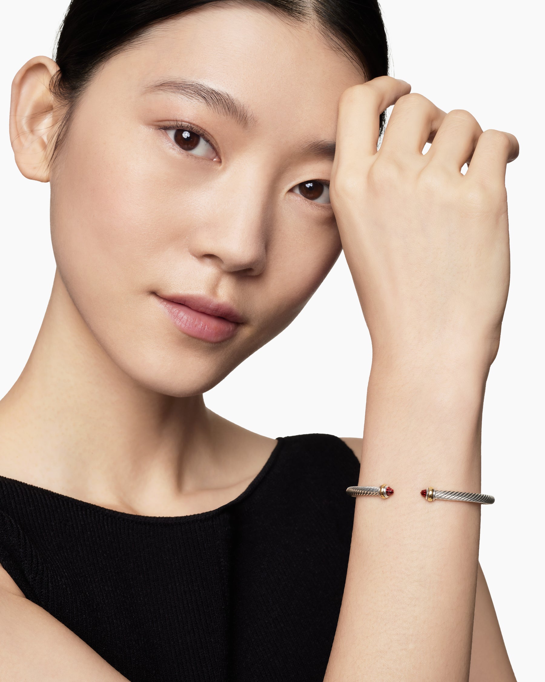 Classic Cable Bracelet in Sterling Silver with 18K Yellow Gold and Garnets, 4mm - Image 7