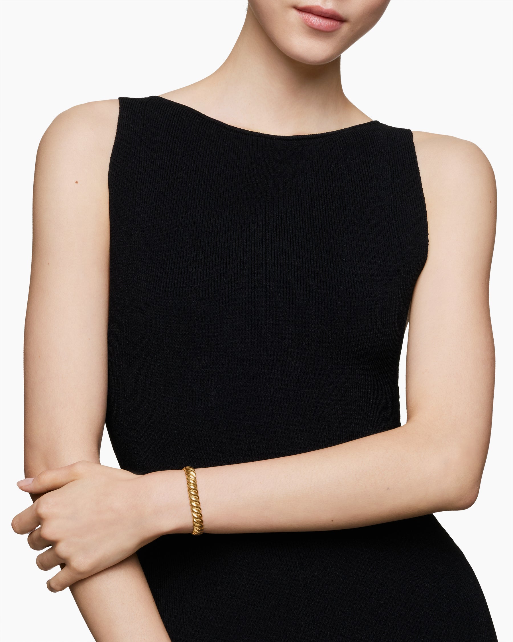 Alternative view of Sculpted Cable Bracelet in 18K Yellow Gold, 8.5mm