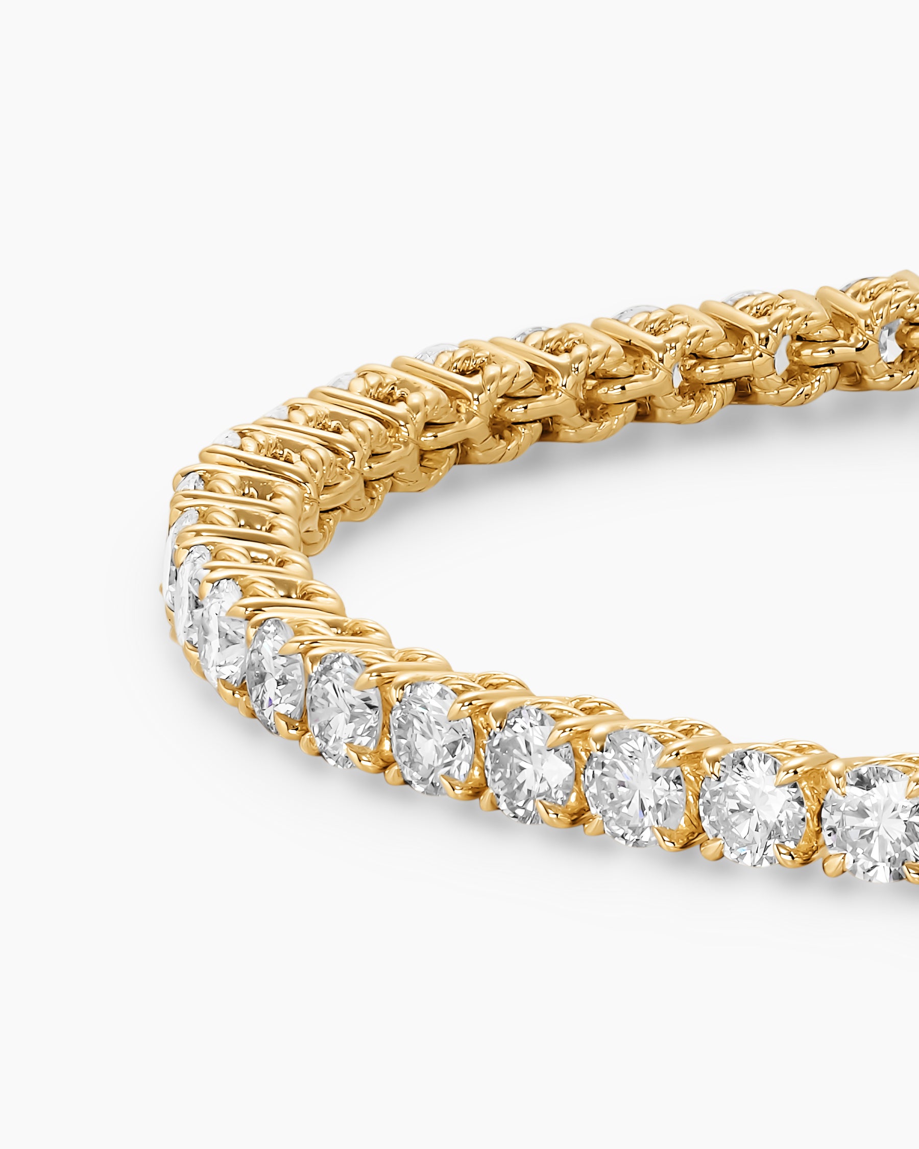 Tennis Bracelet in 18K Yellow Gold with Diamonds, 3mm - Image 7