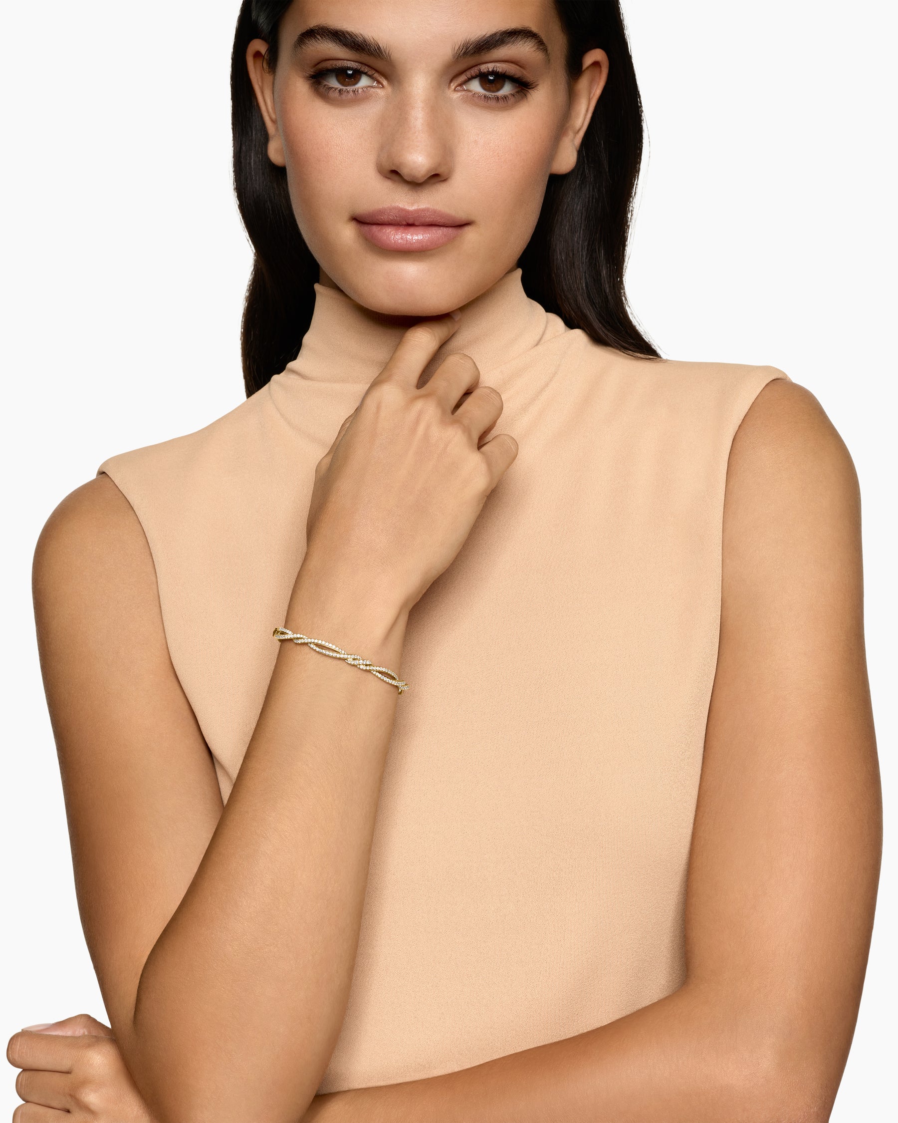 Alternative view of Wisteria Bangle Bracelet in 18K Yellow Gold with Diamonds, 5.4mm