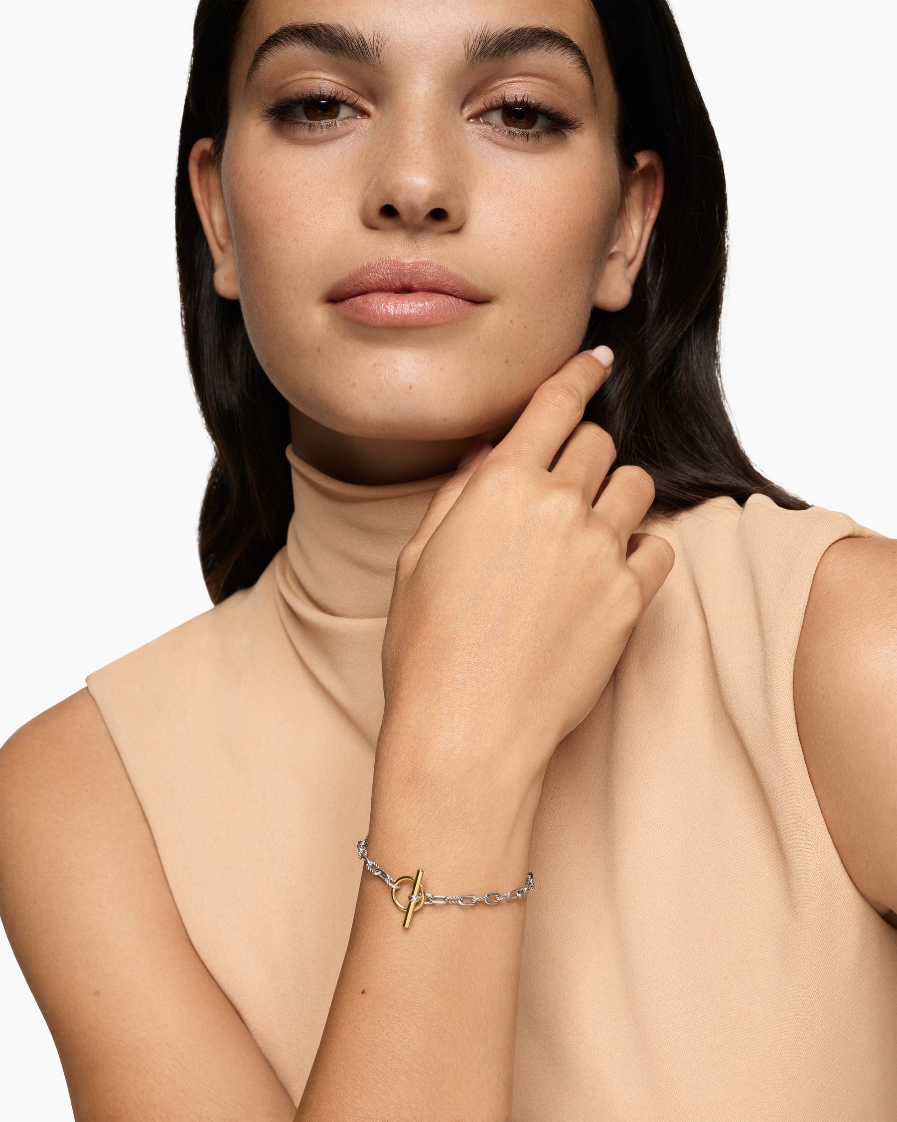 Alternative view of DY Madison Toggle Chain Bracelet in Sterling Silver with 18K Yellow Gold, 3mm