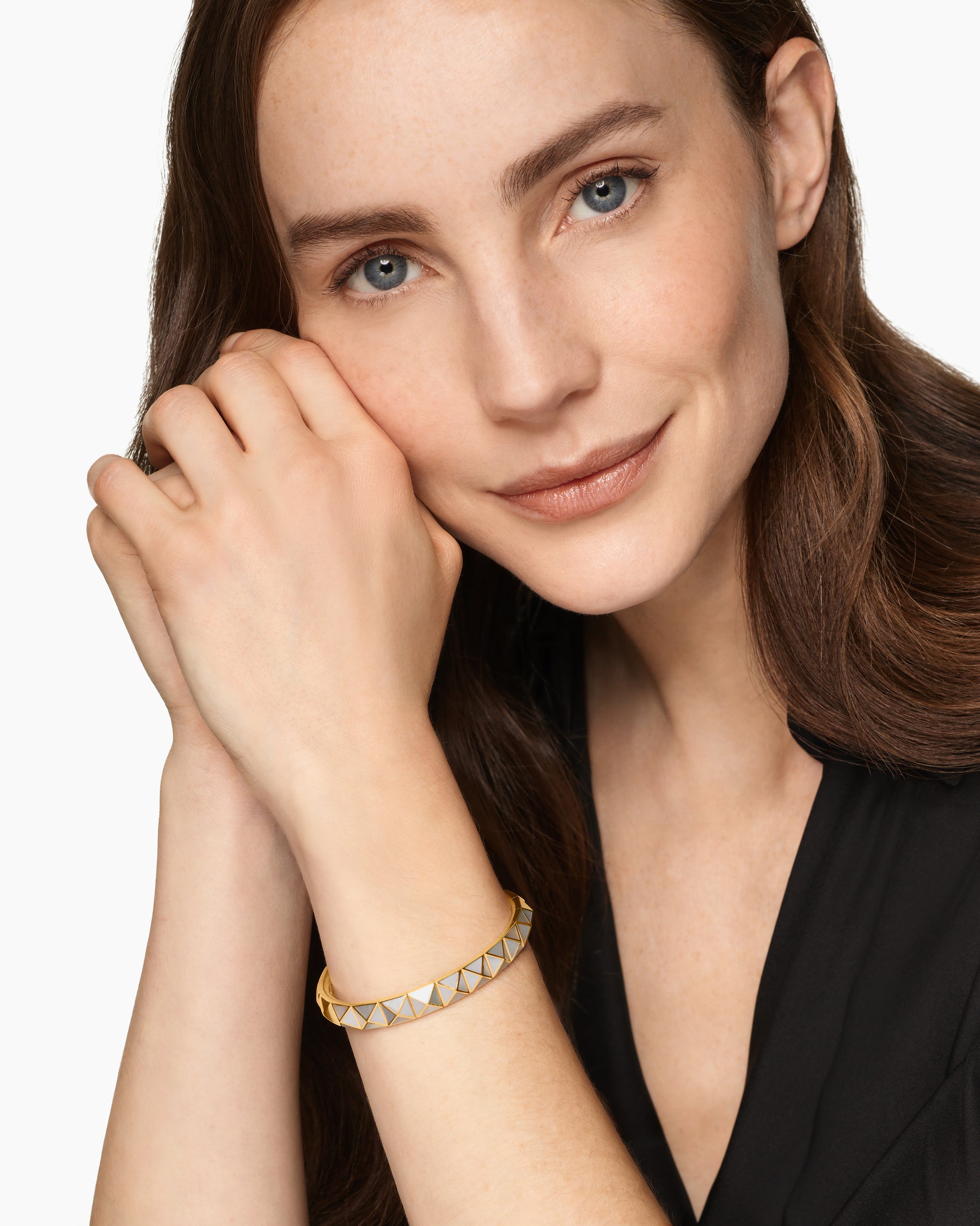 Pyramid Cuff Bracelet in 18K Yellow Gold with Mother of Pearl, 8mm - Image 2