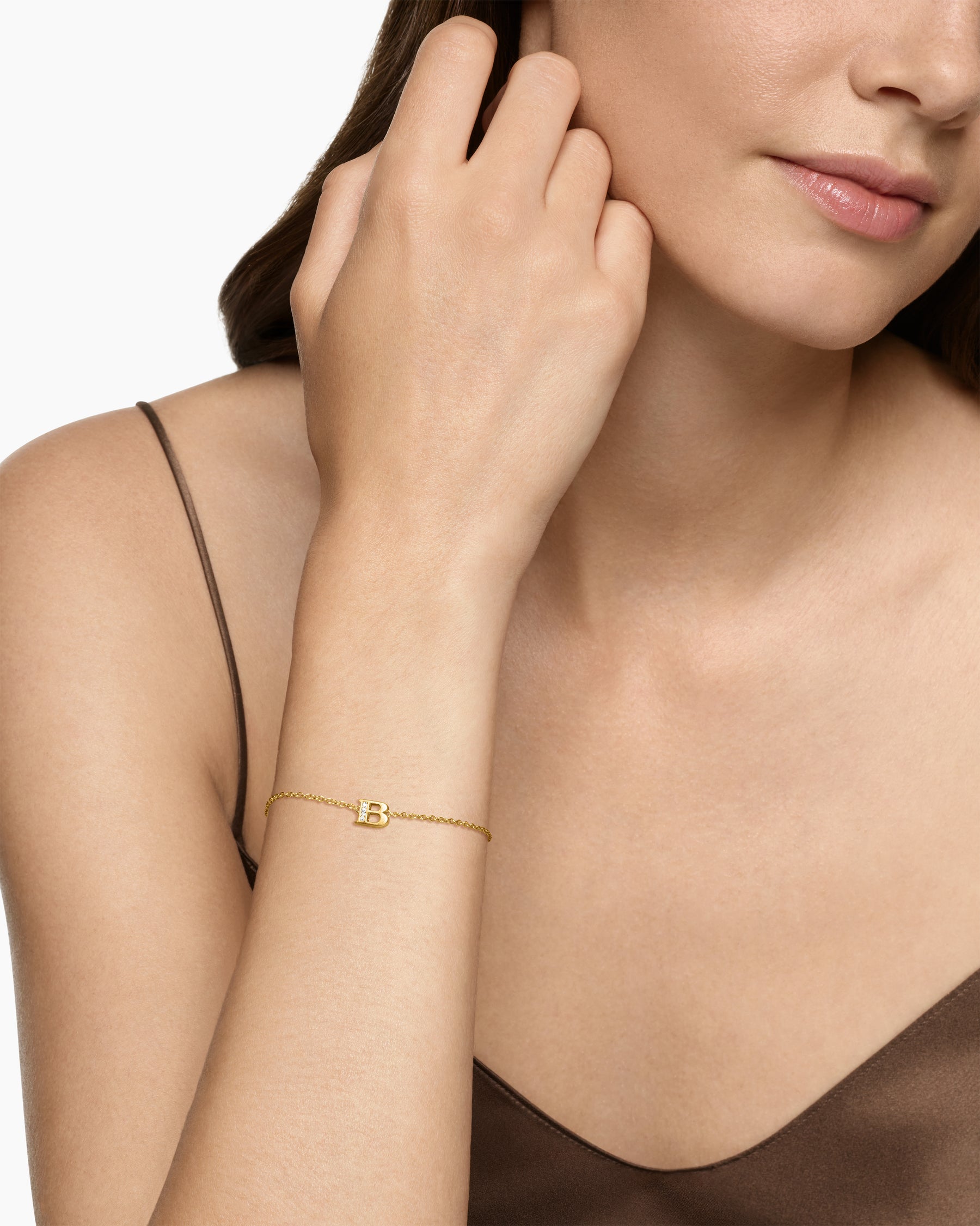 Alternative view of Petite Pavé Initial Chain Bracelet in 18K Yellow Gold with Diamond B