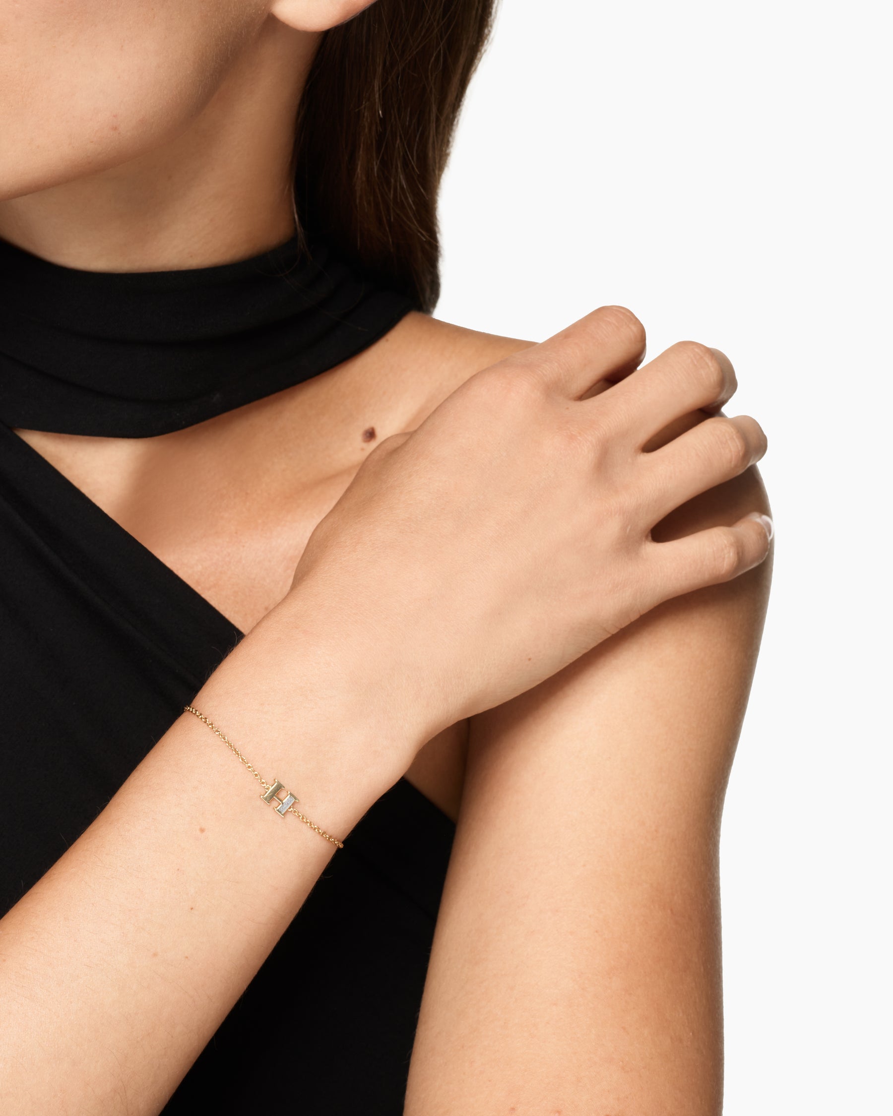 Alternative view of Petite Pavé Initial Chain Bracelet in 18K Yellow Gold with Diamond H