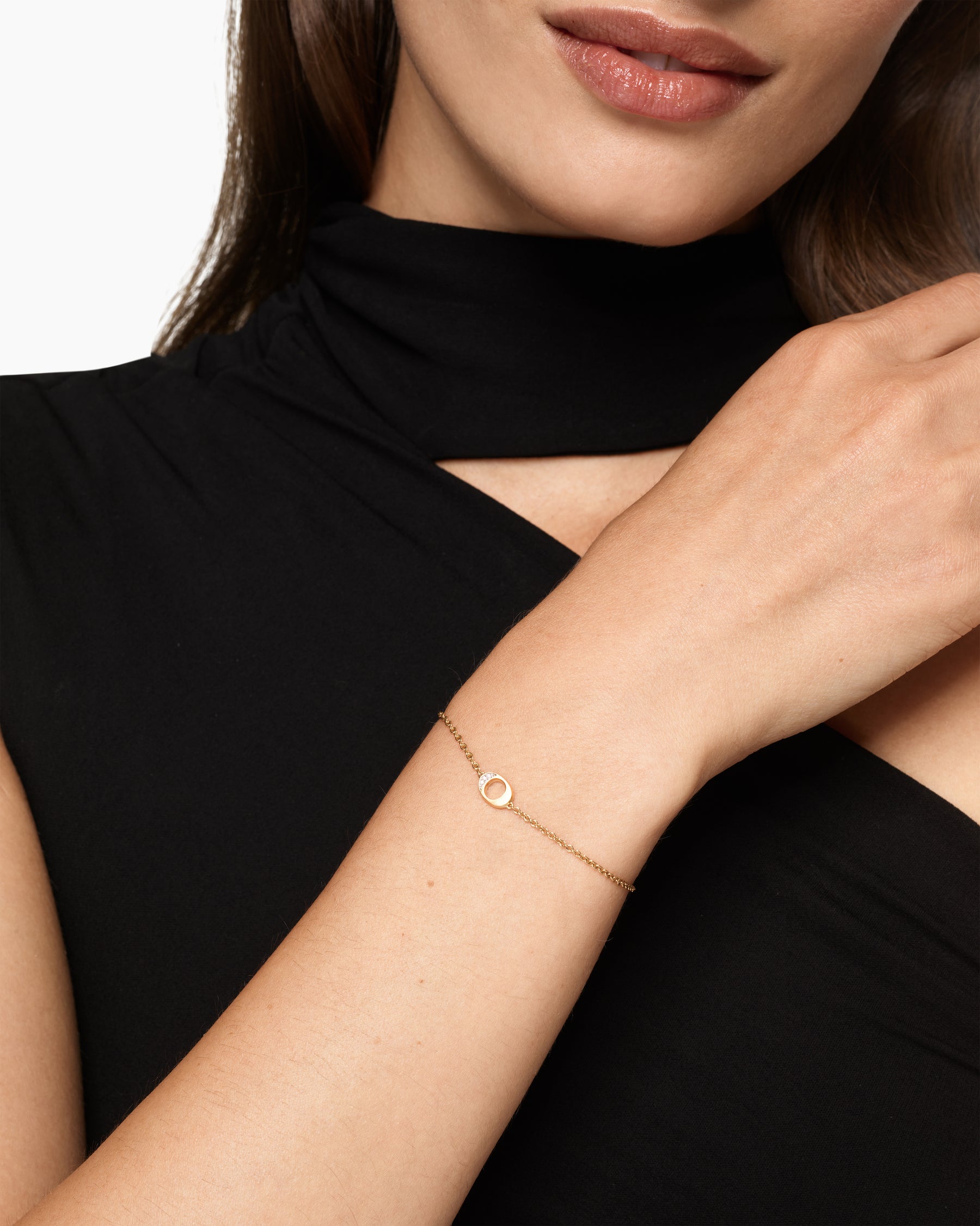 Alternative view of Petite Pavé Initial Chain Bracelet in 18K Yellow Gold with Diamond O