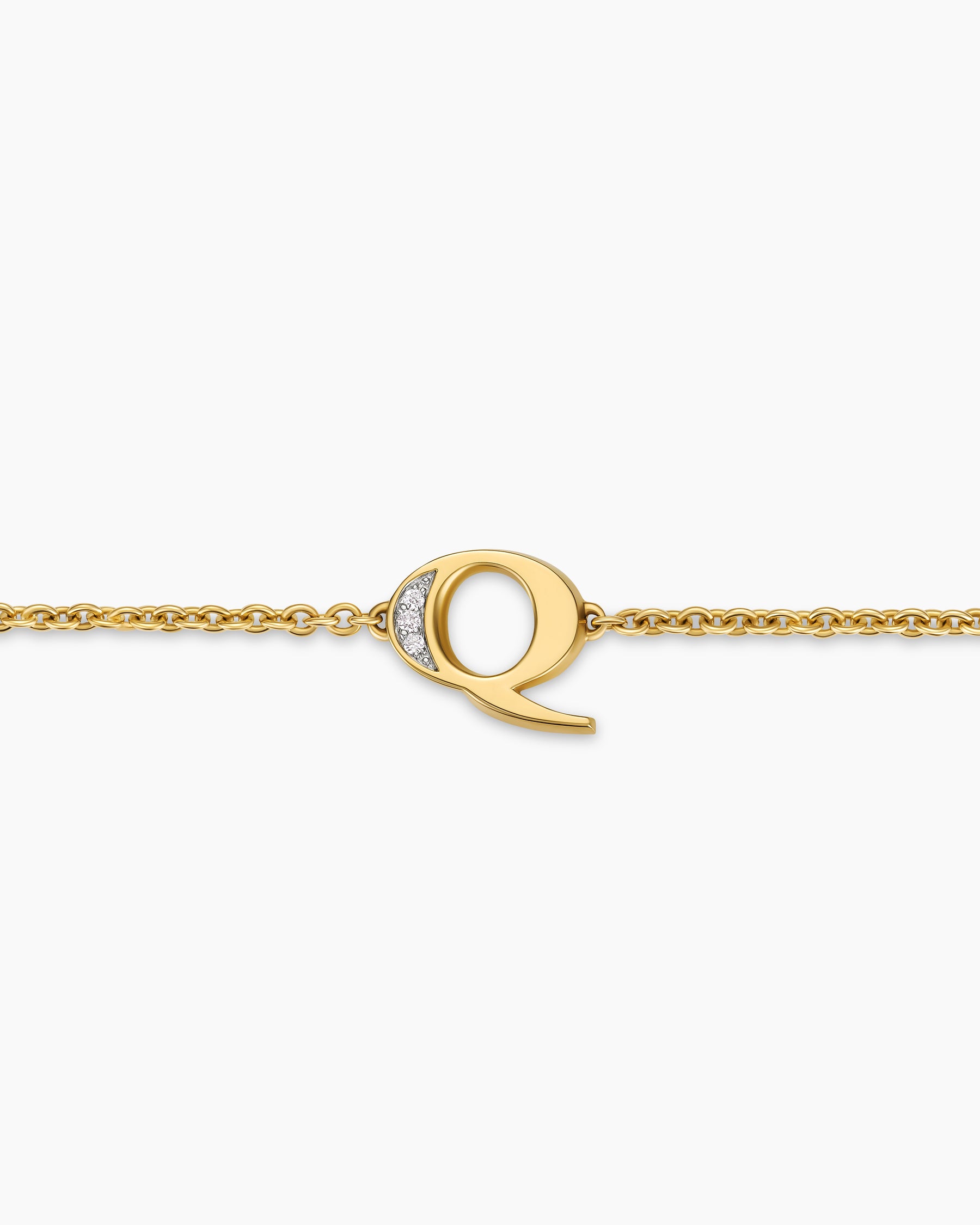 Petite Pavé Initial Chain Bracelet in 18K Yellow Gold with Diamond Q - Image 4