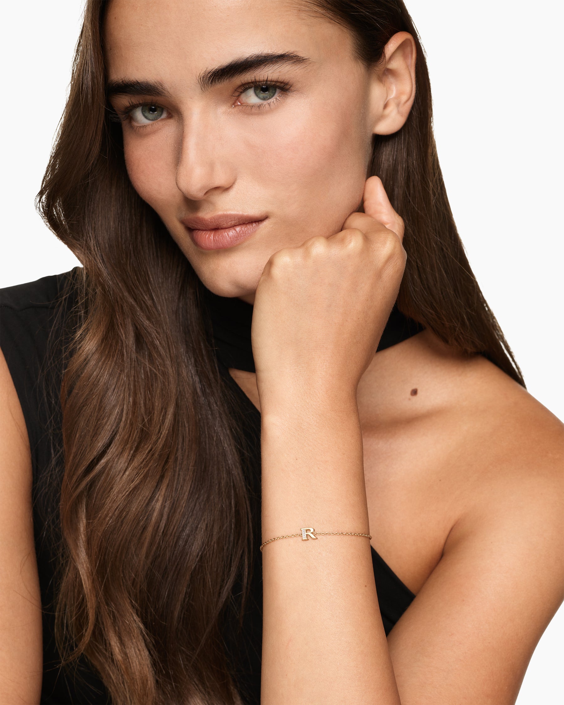 Alternative view of Petite Pavé Initial Chain Bracelet in 18K Yellow Gold with Diamond R