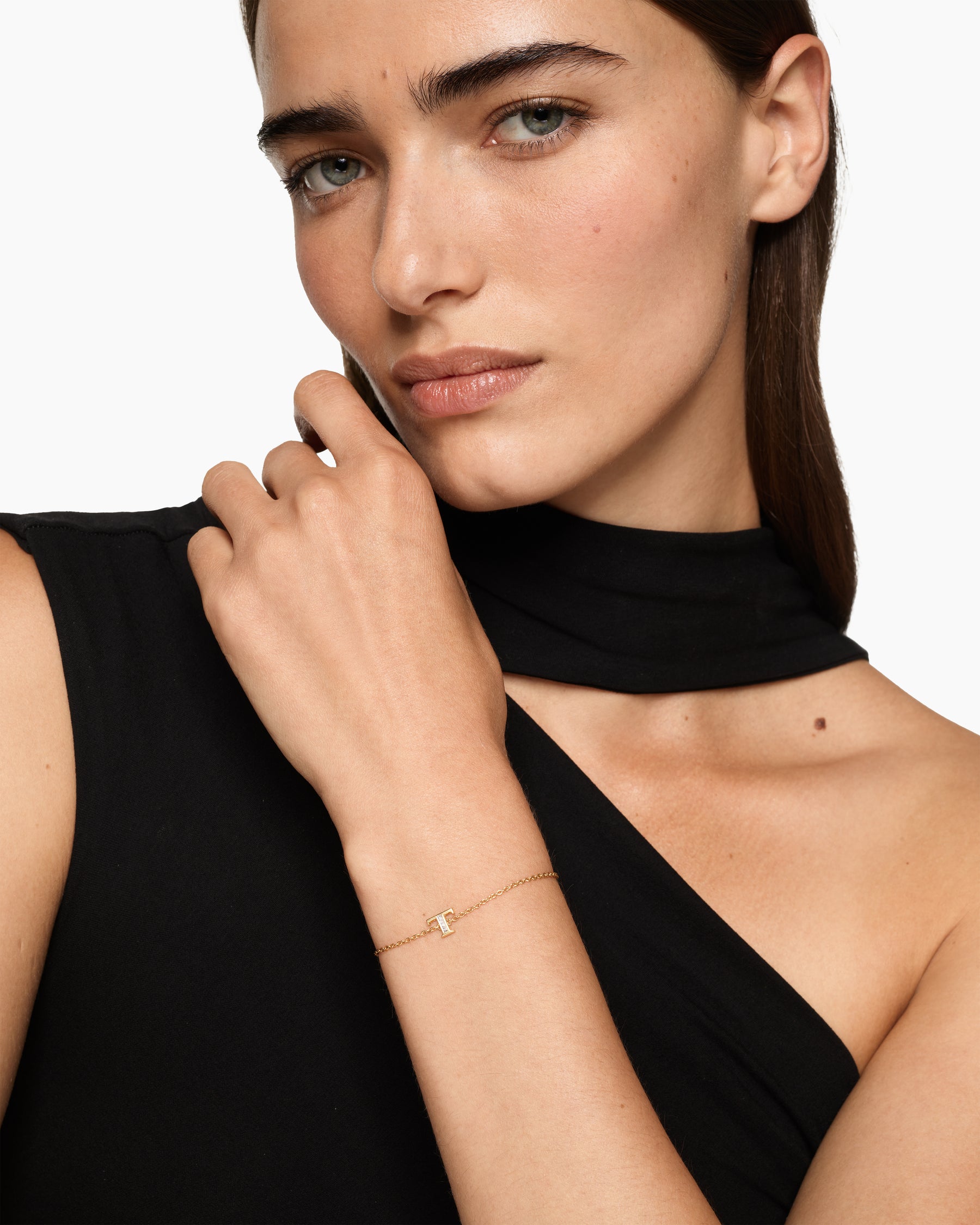 Petite Pavé Initial Chain Bracelet in 18K Yellow Gold with Diamond T - Image 2