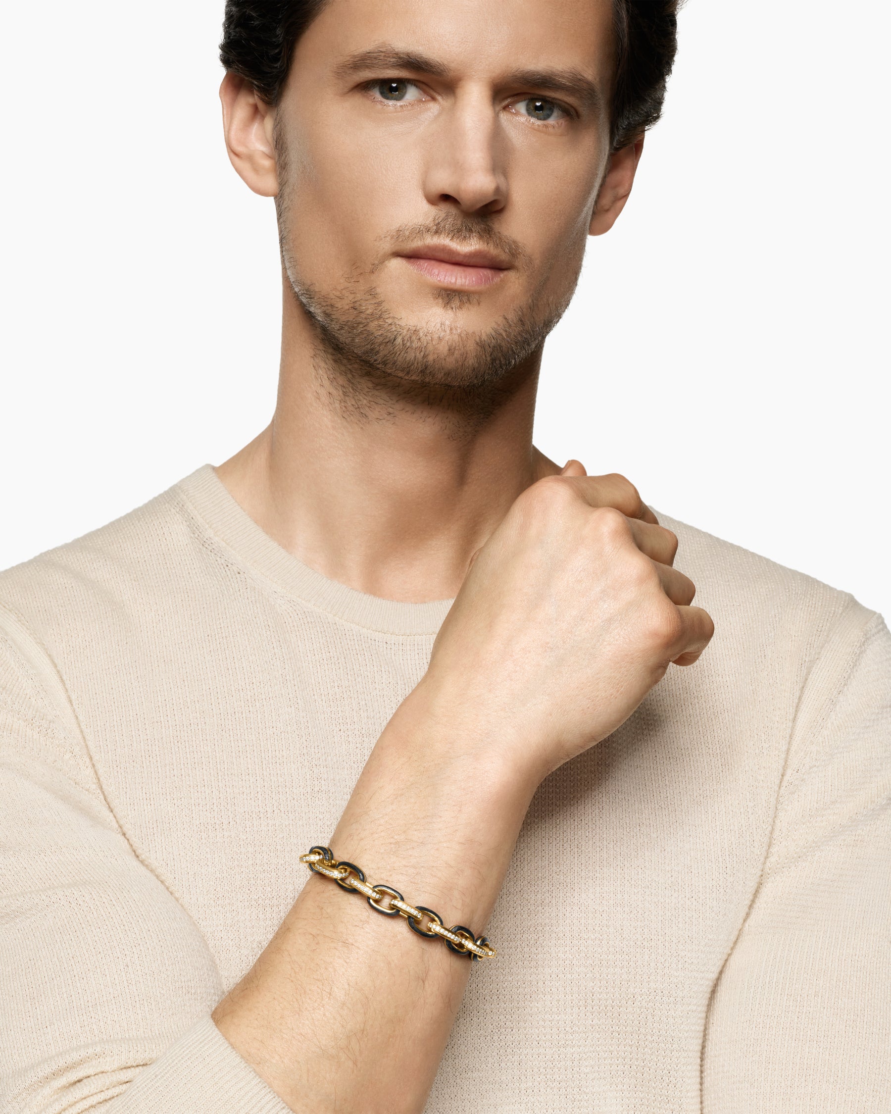Alternative view of Streamline Oval Link Bracelet in 18K Yellow Gold with Forged Carbon and Diamonds, 10.8mm
