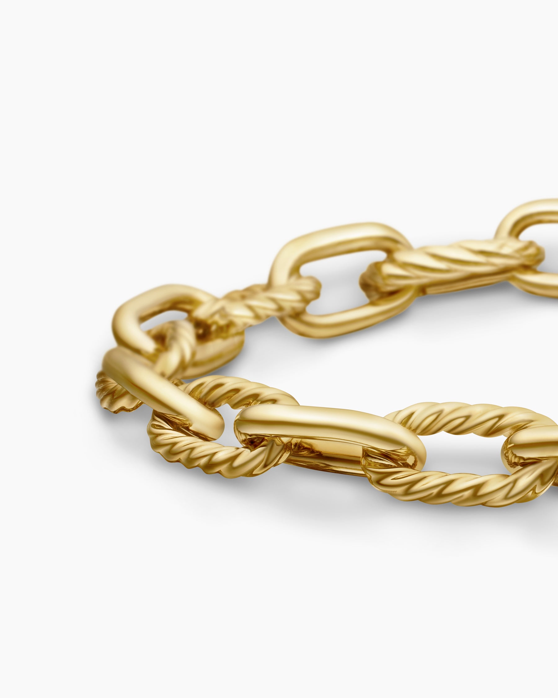 DY Madison Chain Bracelet in 18K Yellow Gold, 8.5mm - Image 7