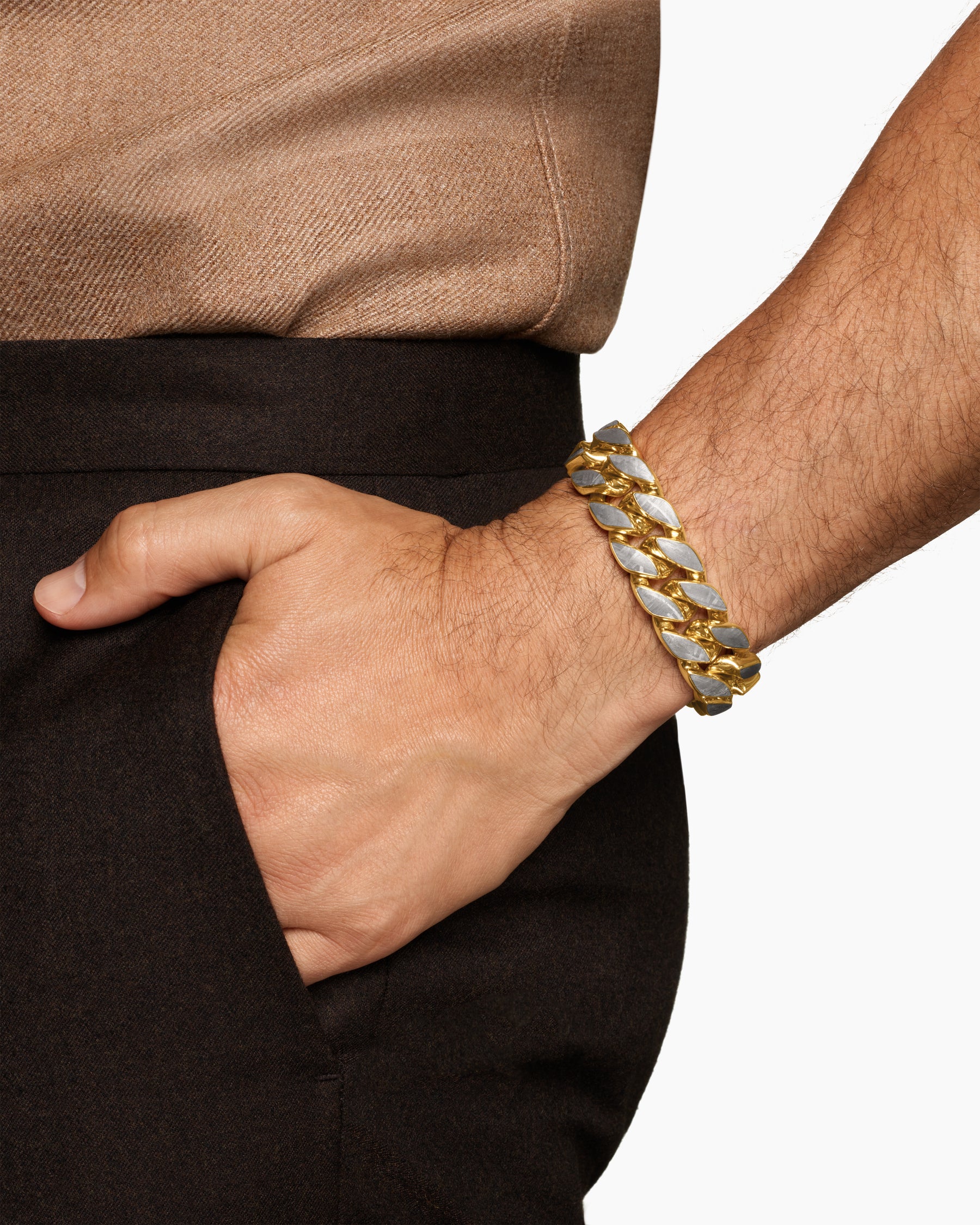 Alternative view of Curb Chain Bracelet in 18K Yellow Gold with Meteorite, 18mm