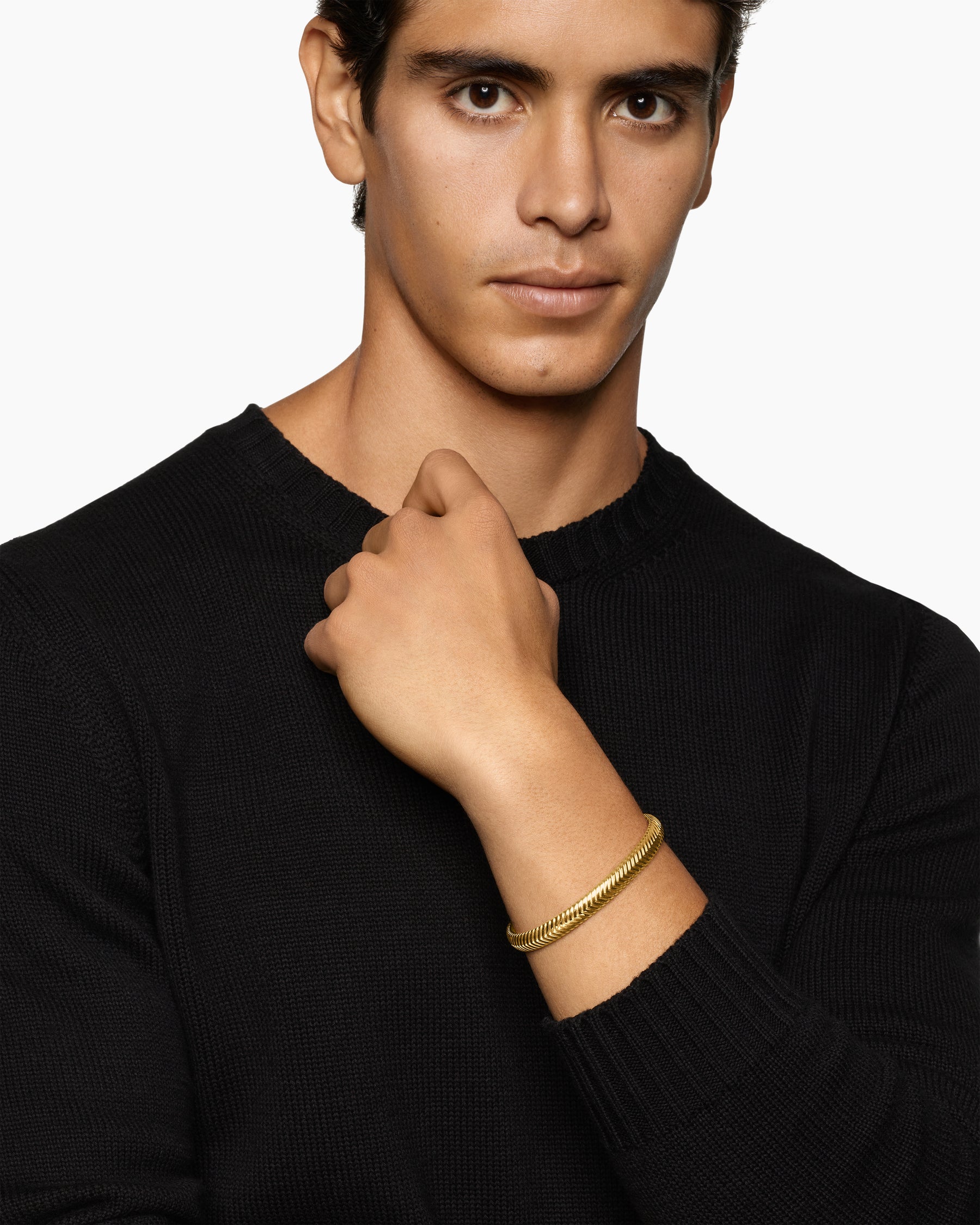 Alternative view of Chevron Cuff Bracelet in 18K Yellow Gold, 8mm