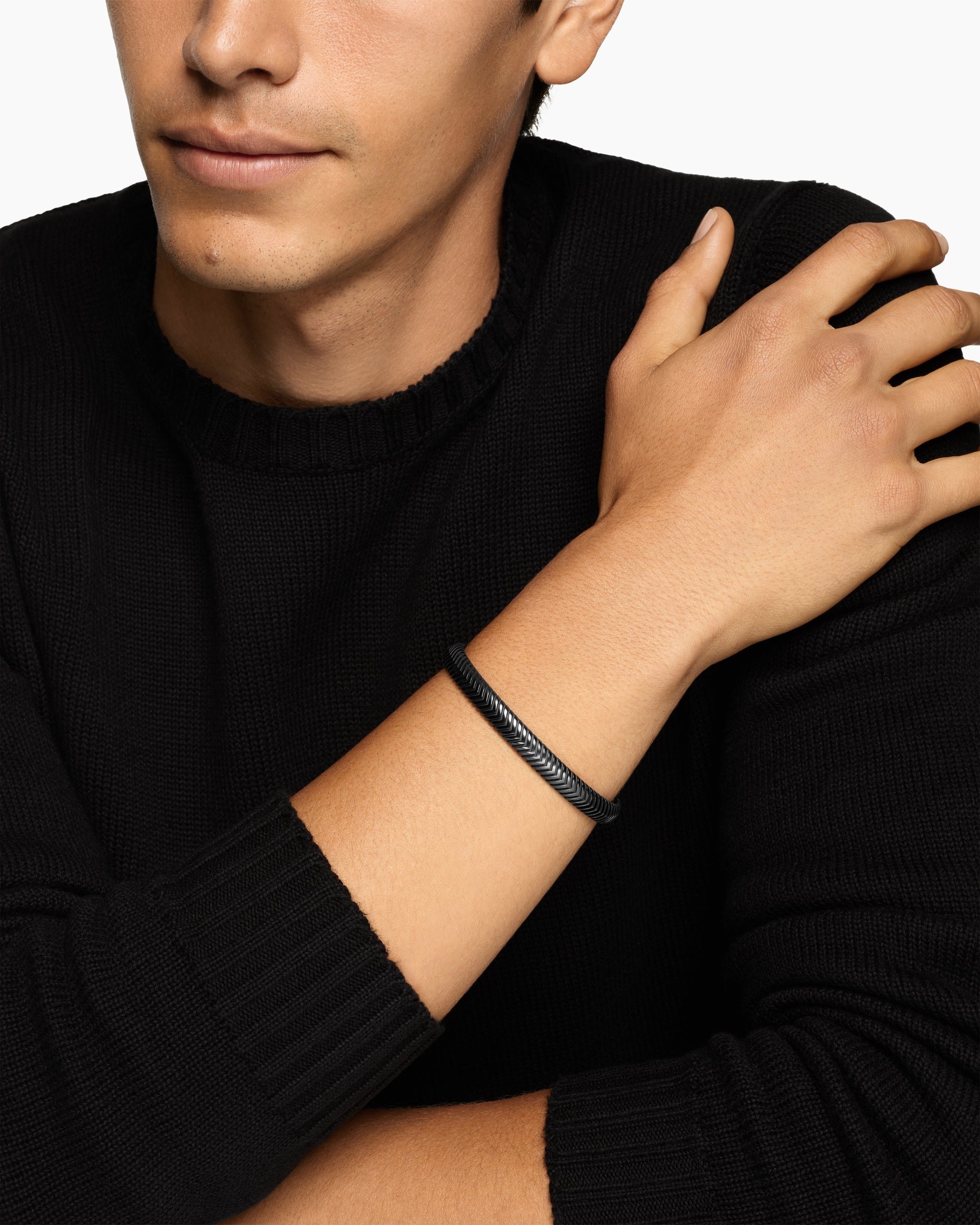 Alternative view of Chevron Cuff Bracelet in Black Titanium, 8mm