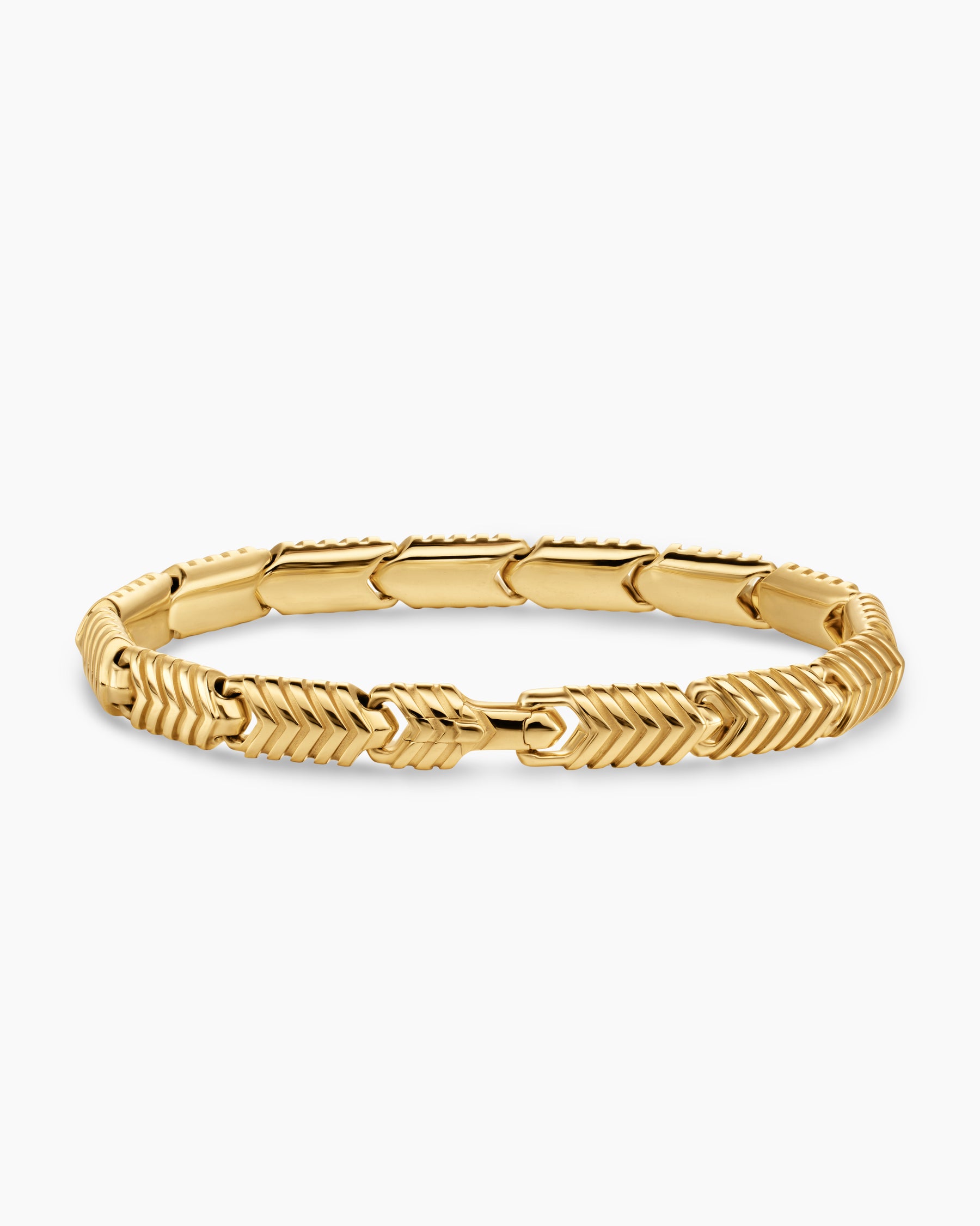 Chevron Link Bracelet in 18K Yellow Gold, 7.6mm - Image 5