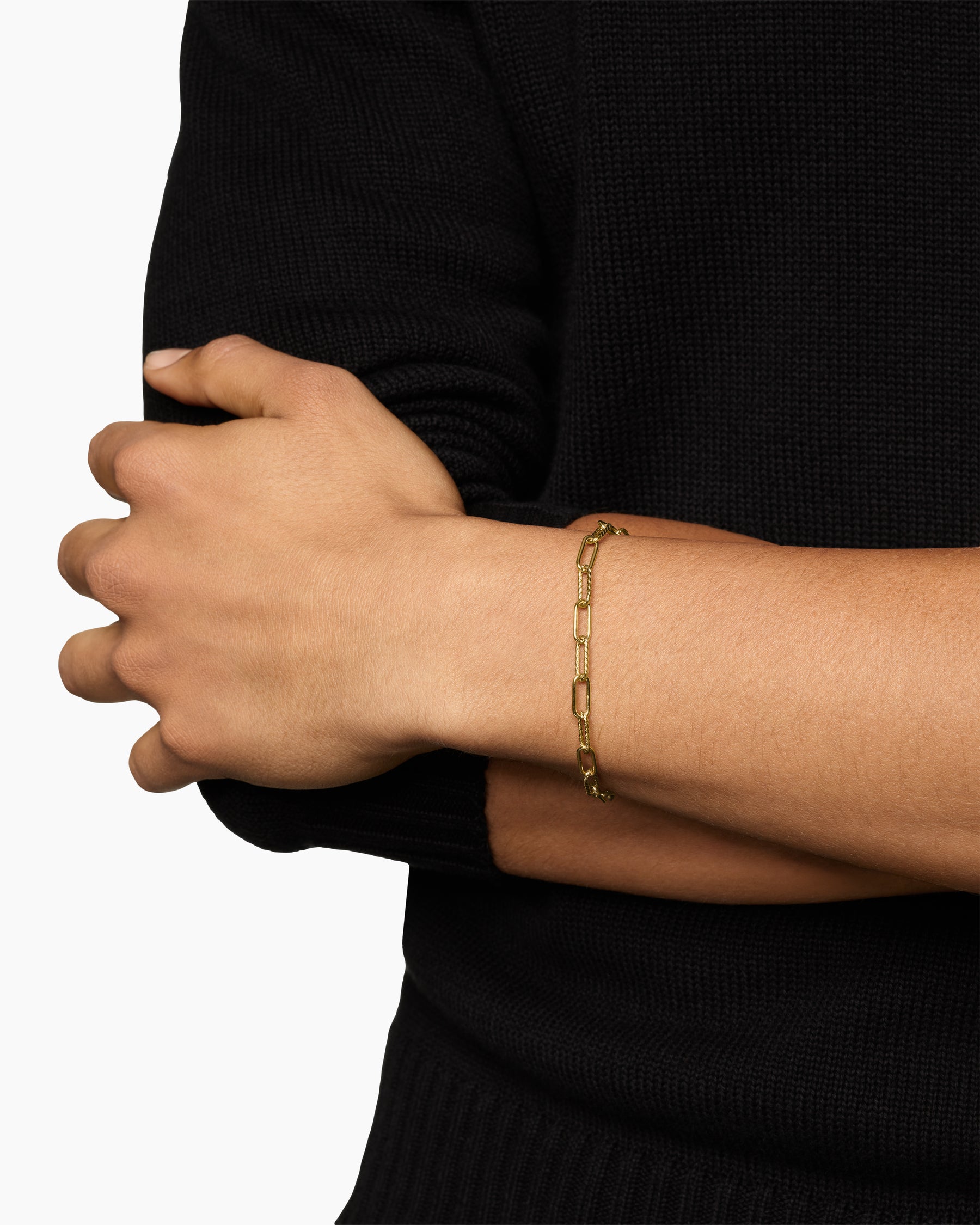 Alternative view of DY Madison Chain Bracelet in 18K Yellow Gold, 4mm