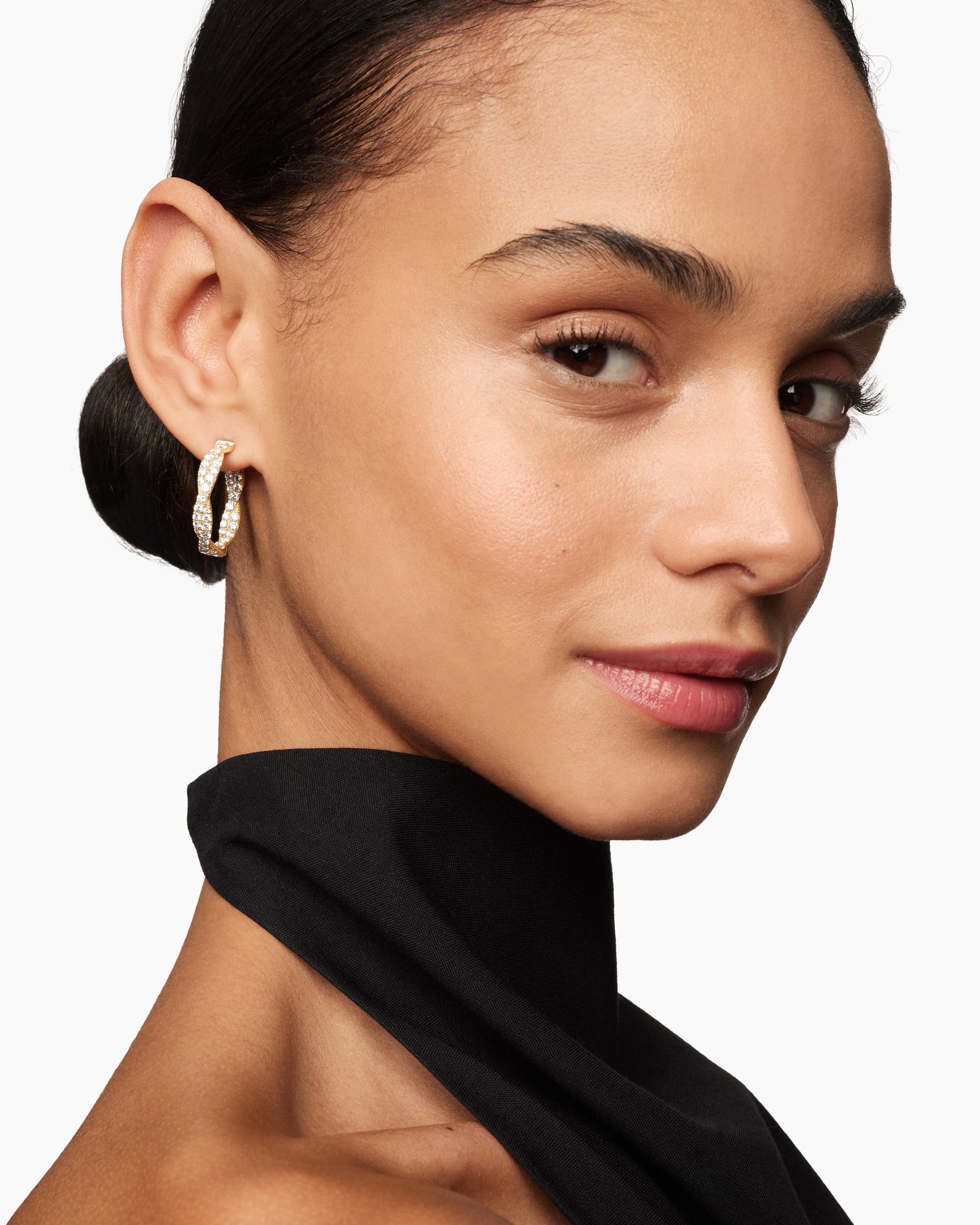 Floating Diamonds Hoop Earrings in Yellow Gold - Image 6