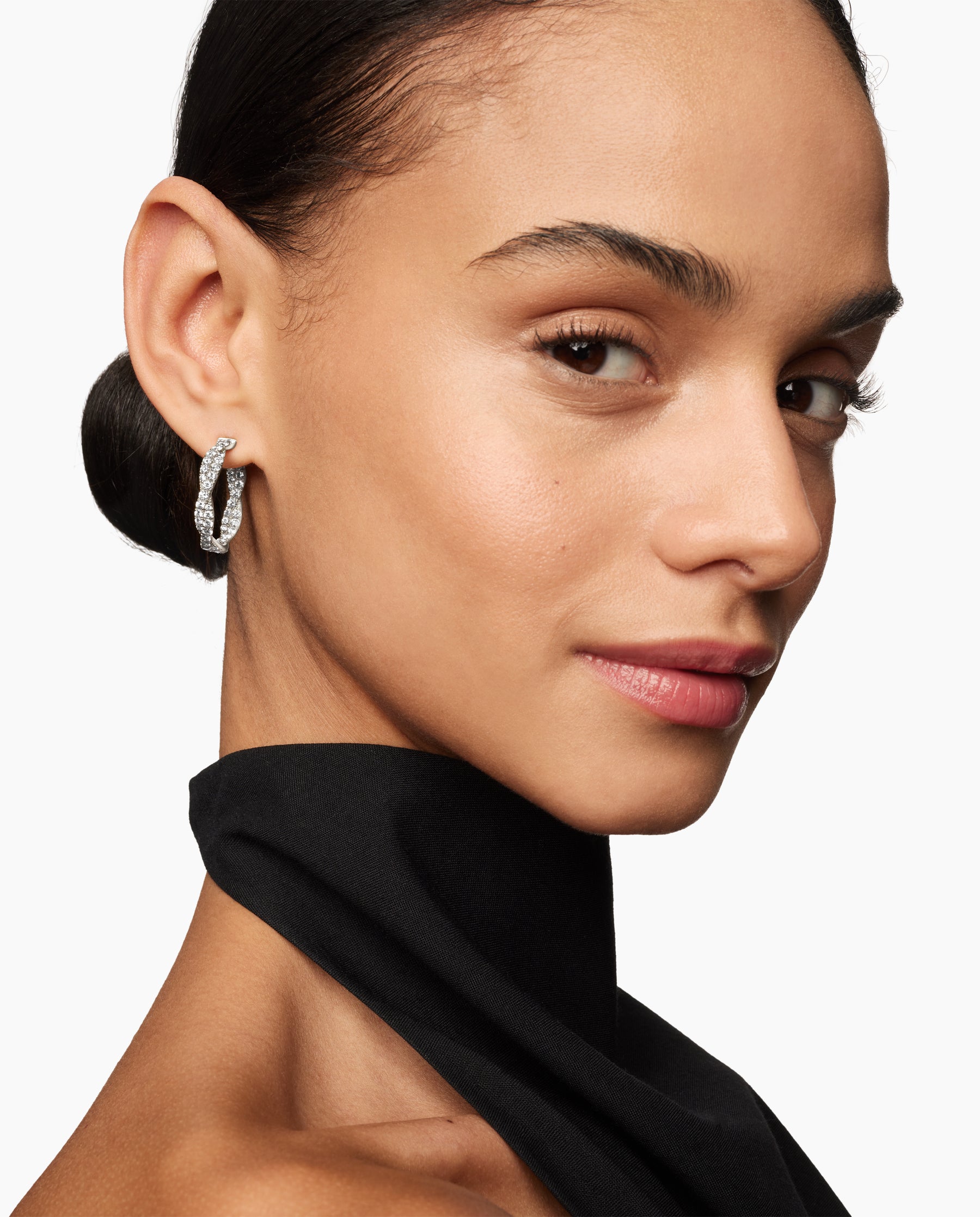 Floating Diamonds Hoop Earrings in White Gold - Image 6