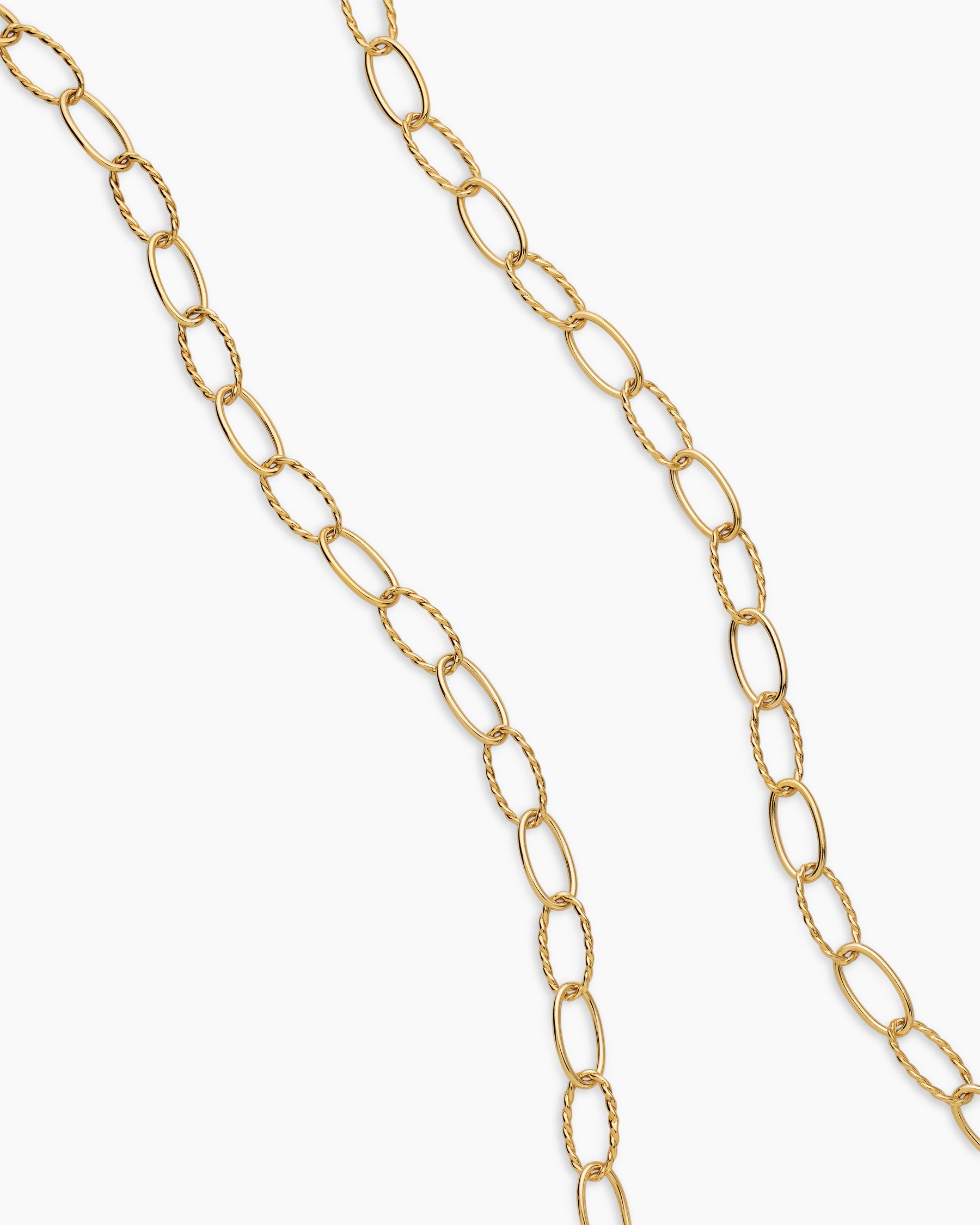 Elongated Oval Link Necklace in 18K Yellow Gold, 6mm - Image 3
