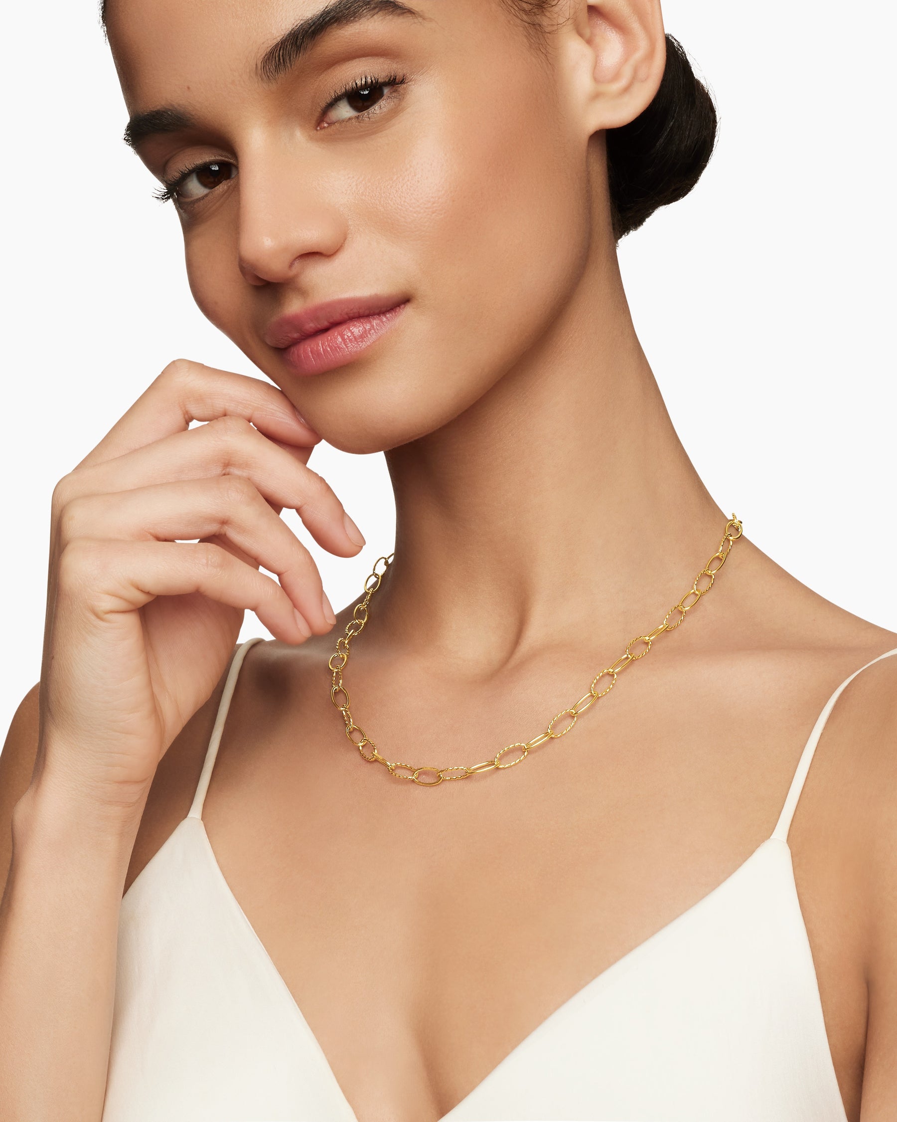 Alternative view of Elongated Oval Link Necklace in 18K Yellow Gold, 6mm