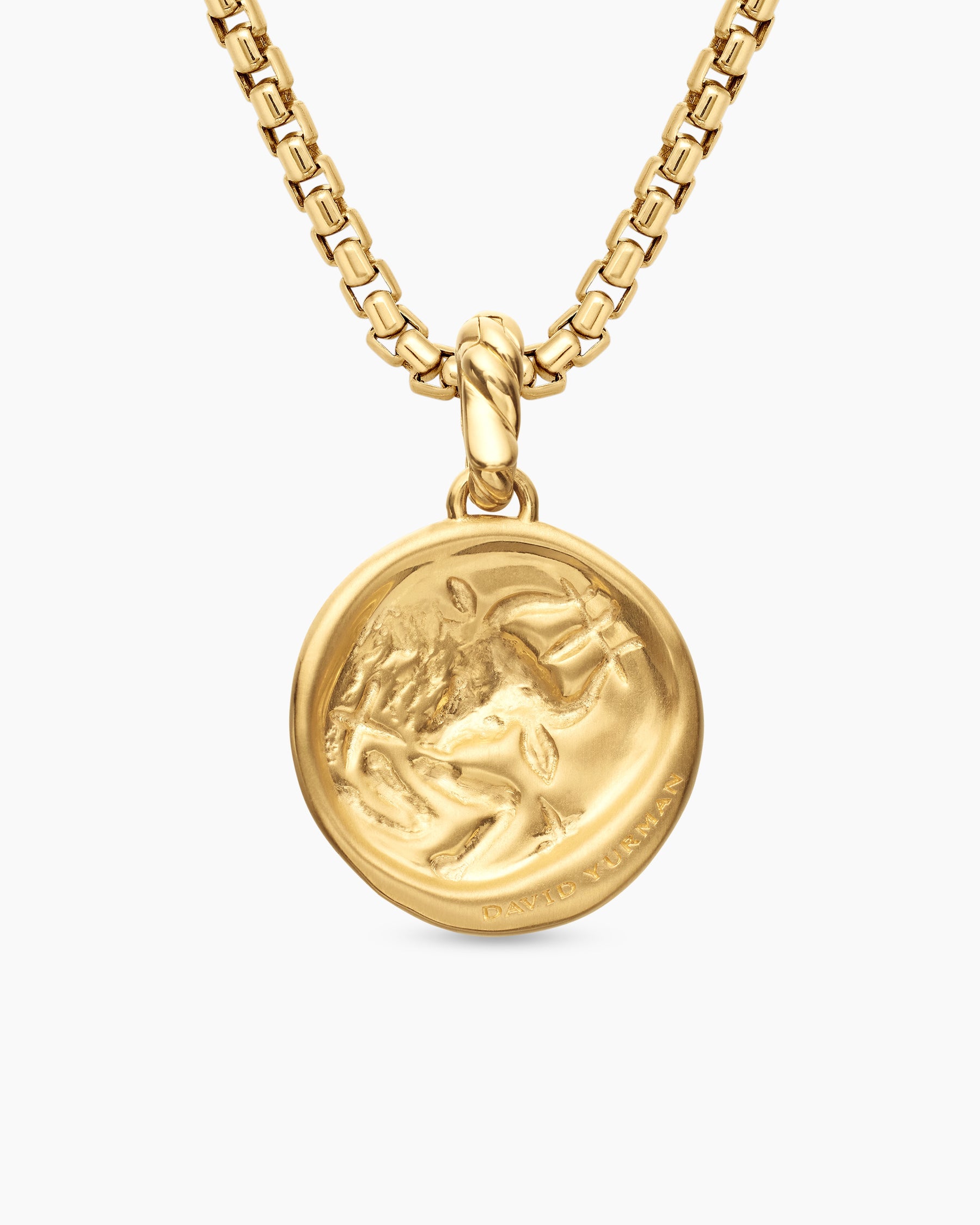 Taurus Amulet in 18K Yellow Gold with Diamonds, 19mm - Image 4