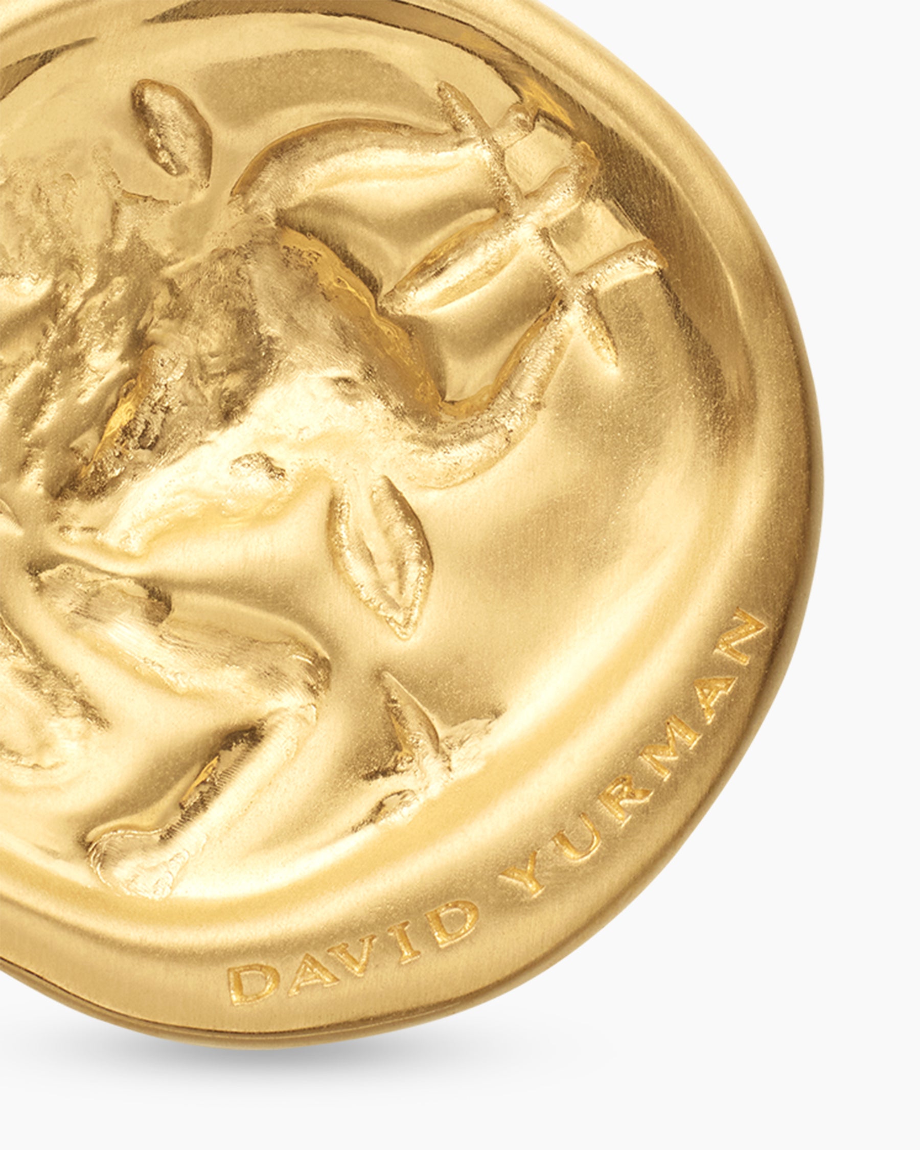 Taurus Amulet in 18K Yellow Gold with Diamonds, 19mm - Image 6