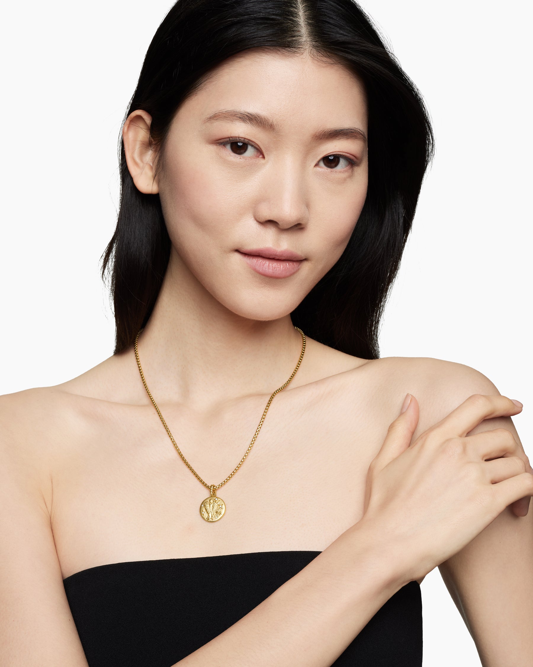 Virgo Amulet in 18K Yellow Gold with Diamonds, 19mm - Image 7
