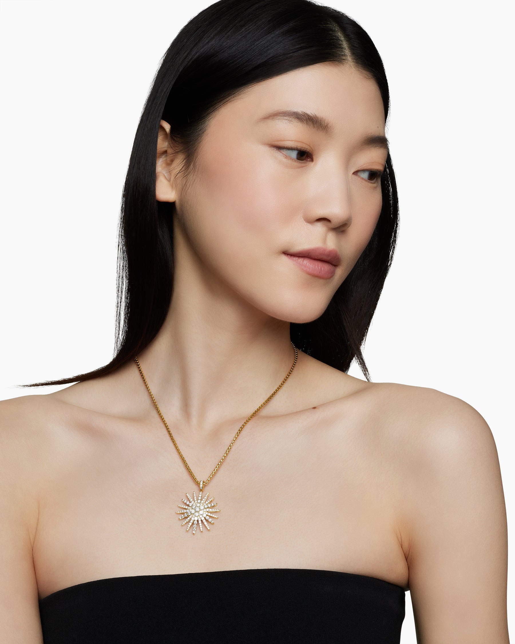 Alternative view of Starburst Pendant in 18K Yellow Gold with Full Pavé Diamonds, 33.7mm