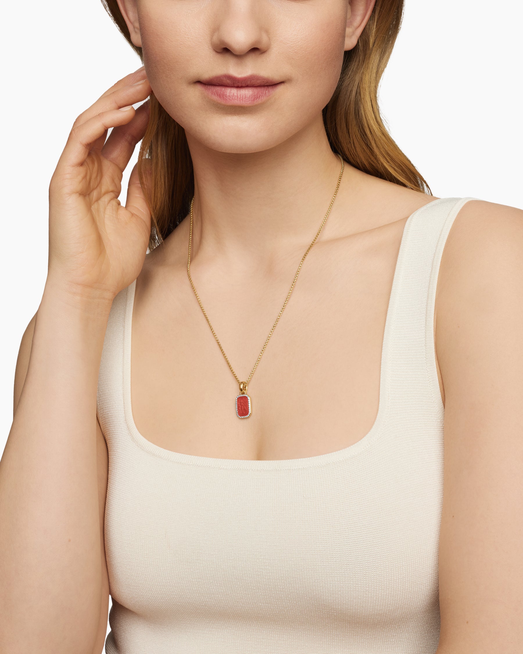 Alternative view of Petrvs Bee Amulet in 18K Yellow Gold with Carnelian and Diamonds, 15mm