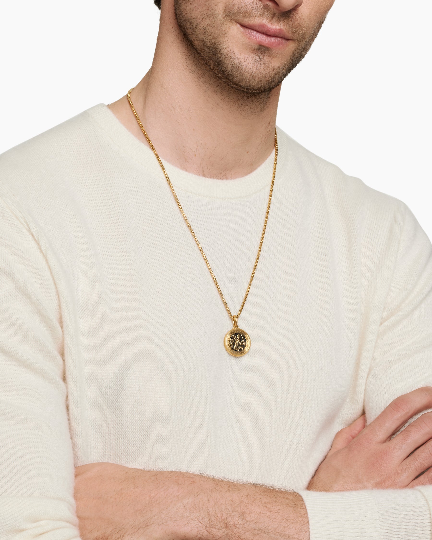 St. Christopher Amulet in 18K Yellow Gold, 26.5mm - Image 7