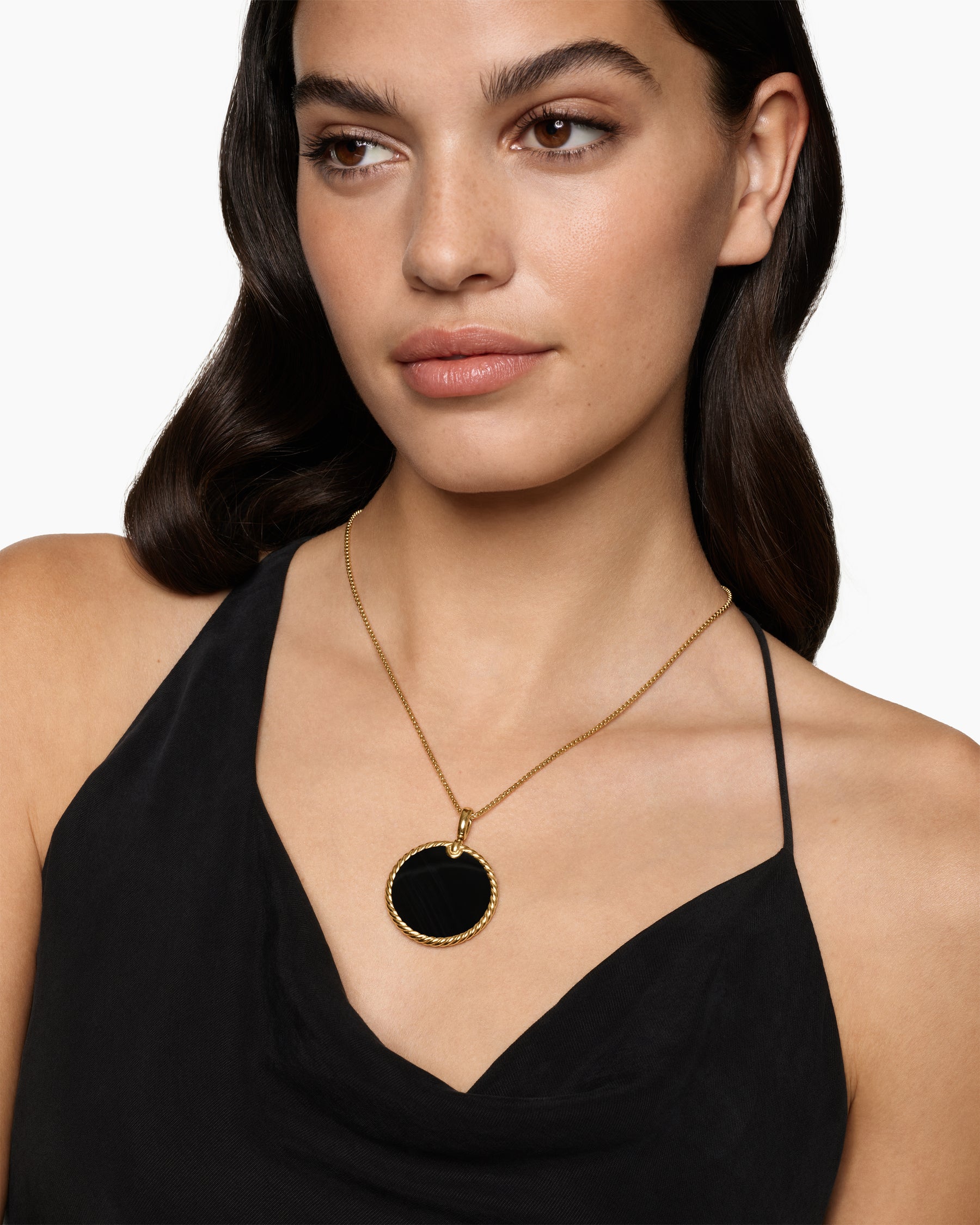 DY Elements Disc Pendant in 18K Yellow Gold with Black Onyx Reversible to Mother of Pearl, 32mm - Image 2