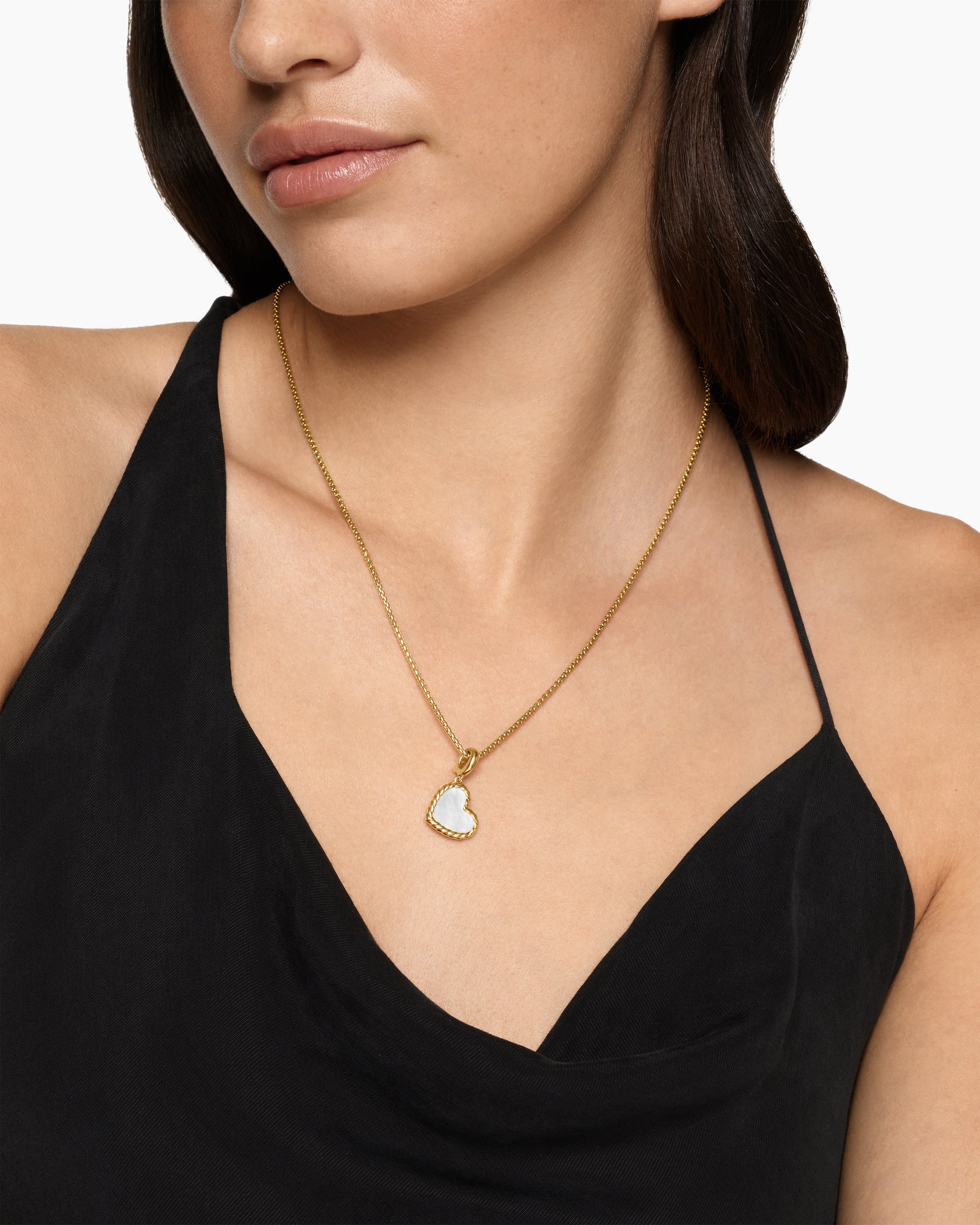 Alternative view of DY Elements Heart Amulet in 18K Yellow Gold with Mother of Pearl, 15.2mm