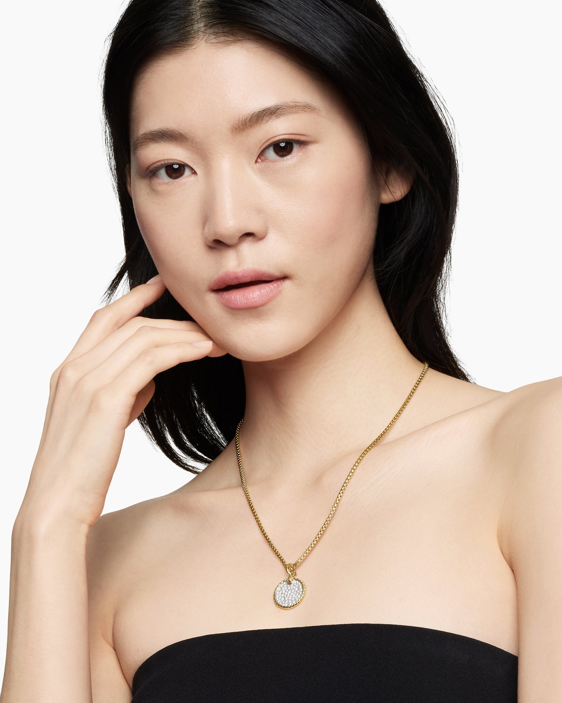 Alternative view of DY Elements Disc Pendant in 18K Yellow Gold with Diamonds, 21.2mm