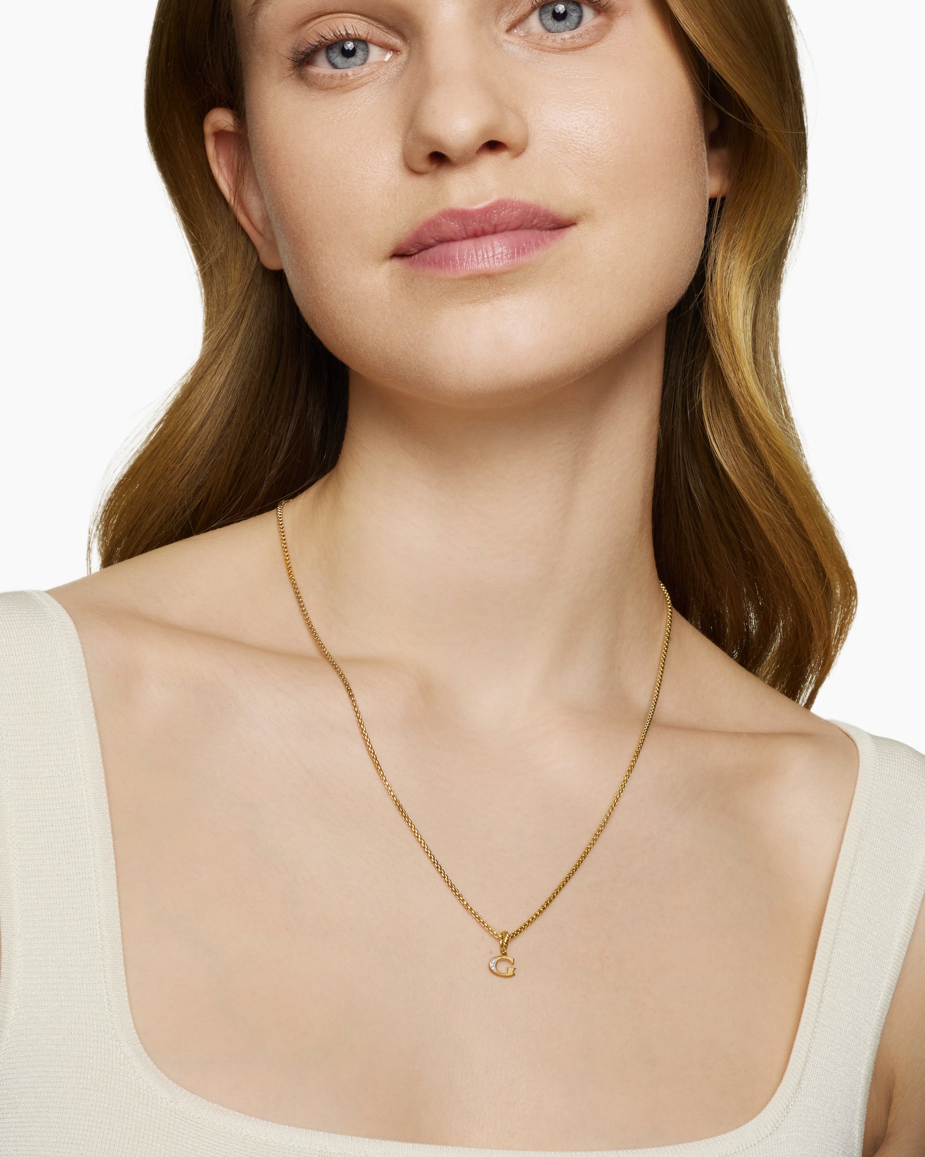 Pavé Initial Pendant in 18K Yellow Gold with Diamond G - Image 7