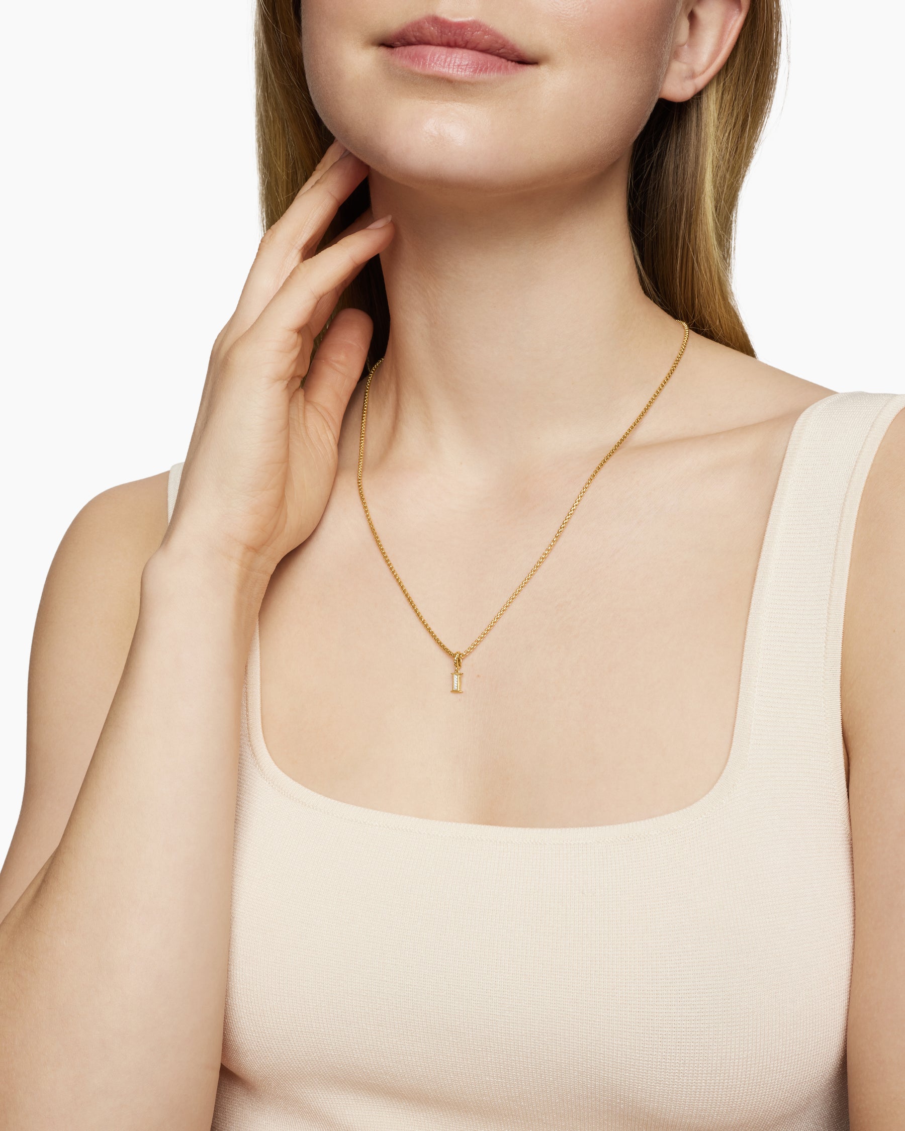 Pavé Initial Pendant in 18K Yellow Gold with Diamond I - Image 7