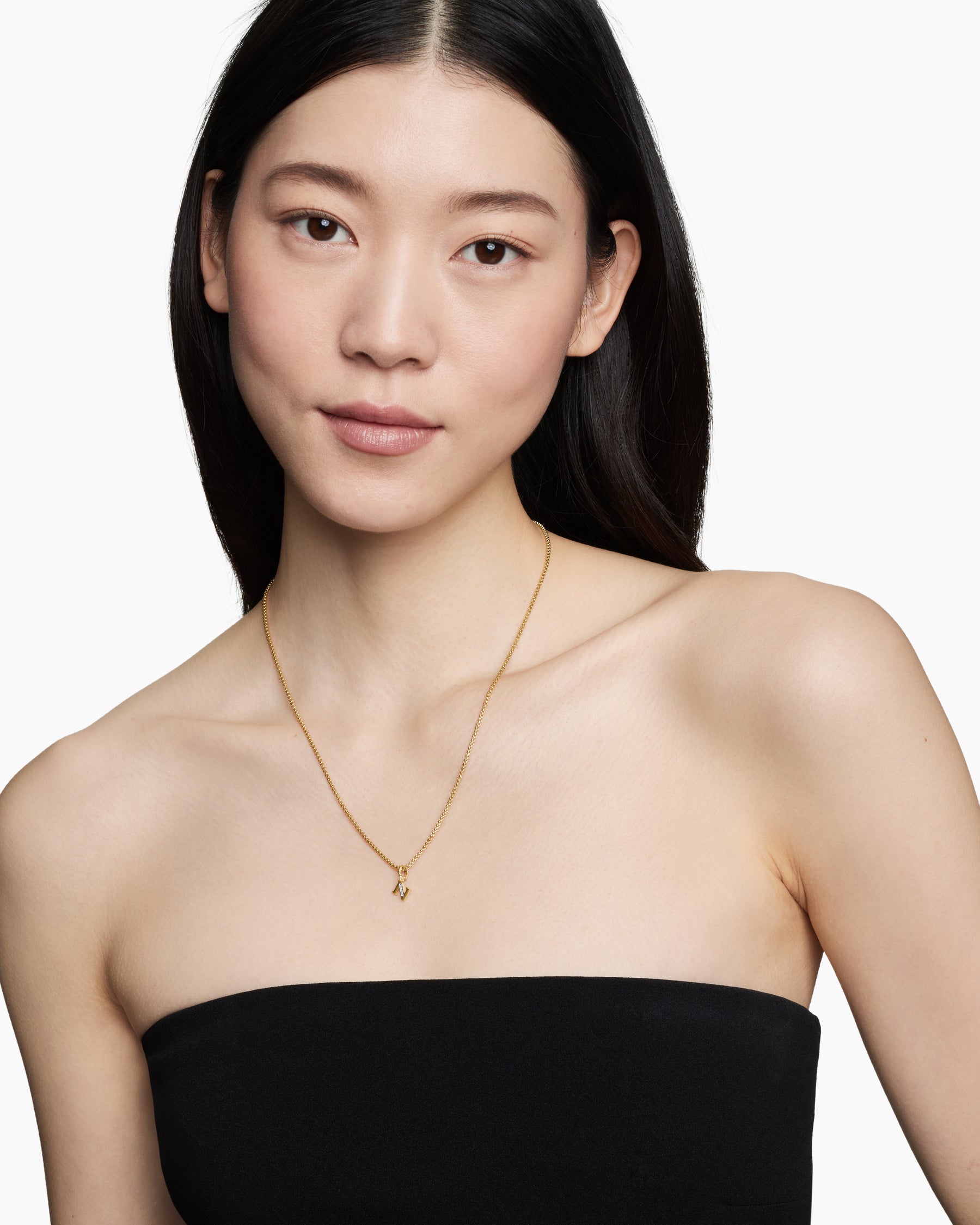 Pavé Initial Pendant in 18K Yellow Gold with Diamond N - Image 7