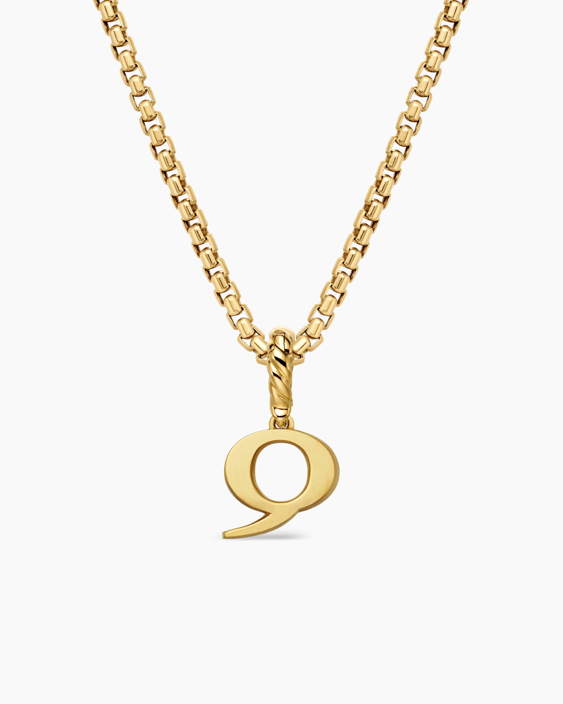 Pavé Initial Pendant in 18K Yellow Gold with Diamond Q - Image 4