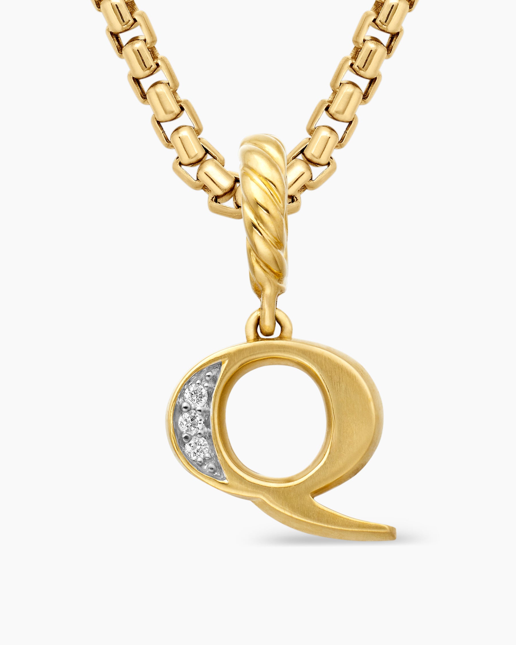 Pavé Initial Pendant in 18K Yellow Gold with Diamond Q - Image 5