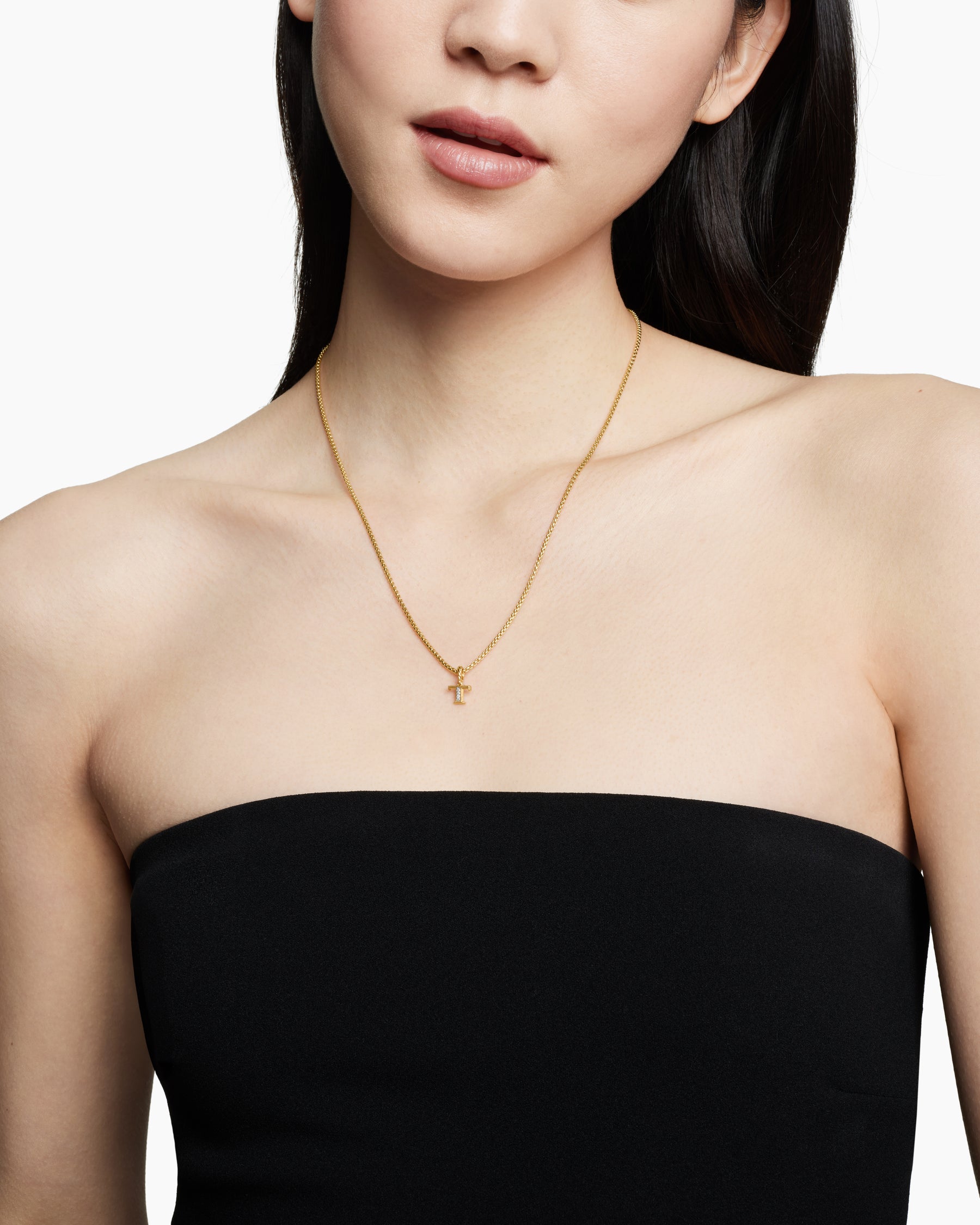 Pavé Initial Pendant in 18K Yellow Gold with Diamond T - Image 7