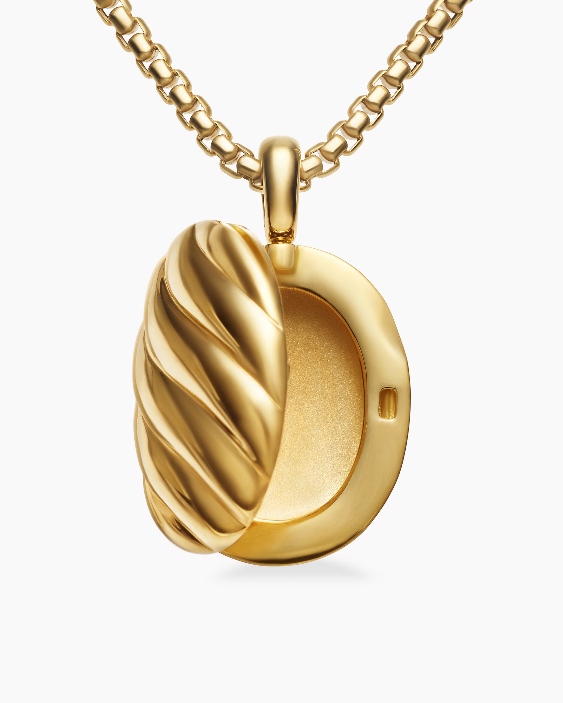 Sculpted Cable Locket in 18K Yellow Gold, 24mm - Image 6