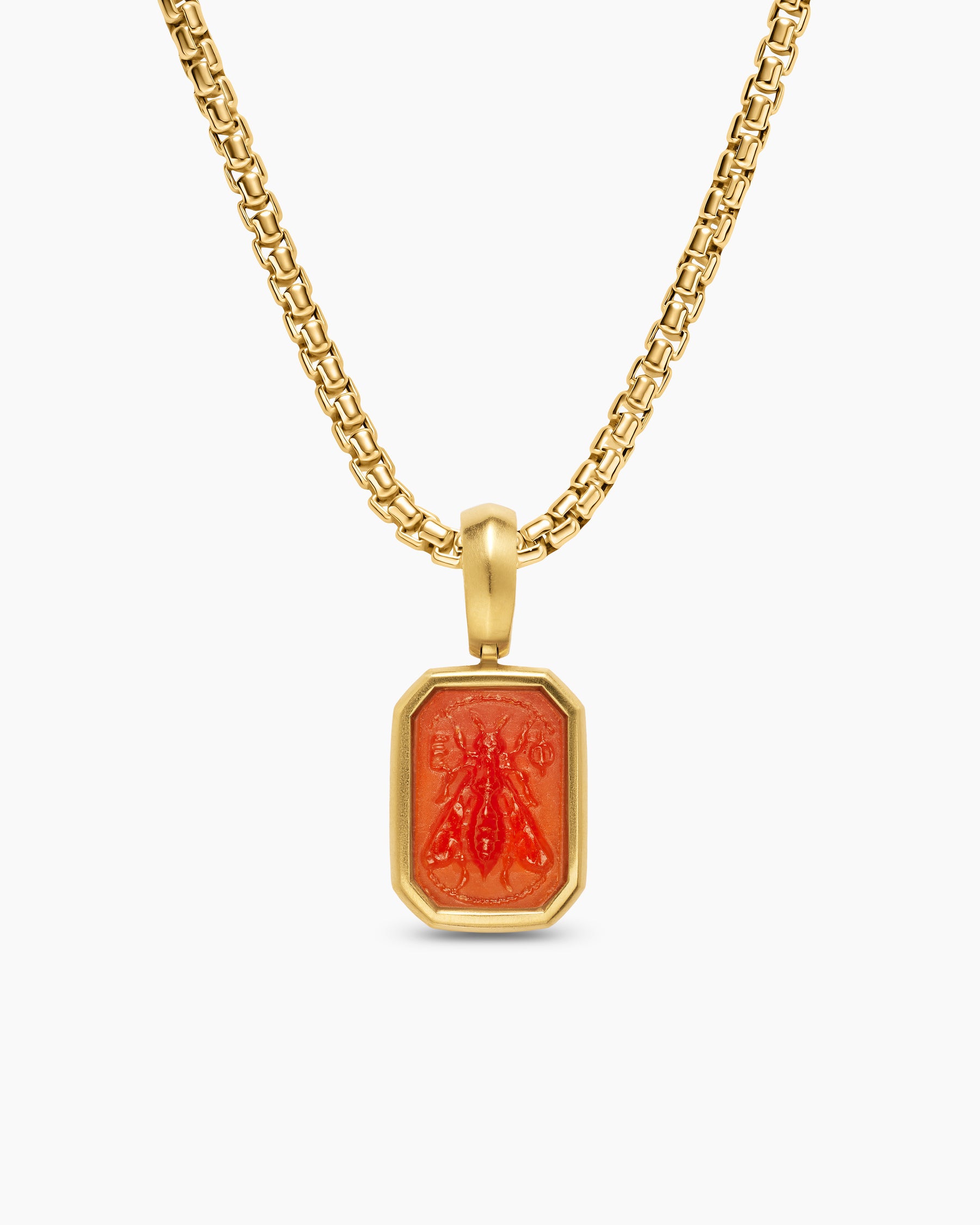 Petrvs Petite Bee Amulet in 18K Yellow Gold with Carnelian, 12.8mm