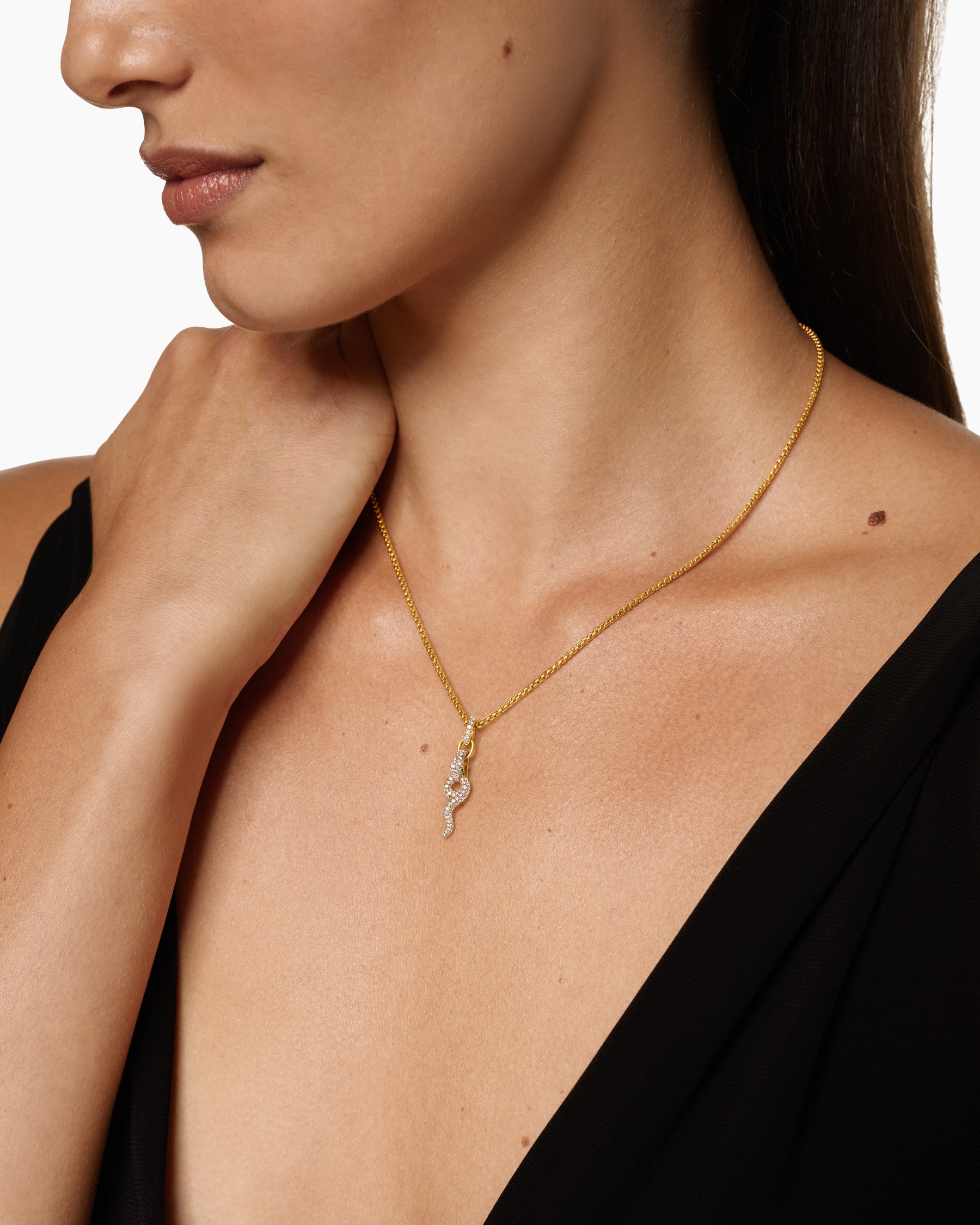 Alternative view of Snake Amulet in 18K Yellow Gold with Emeralds and Diamonds, 23.5mm