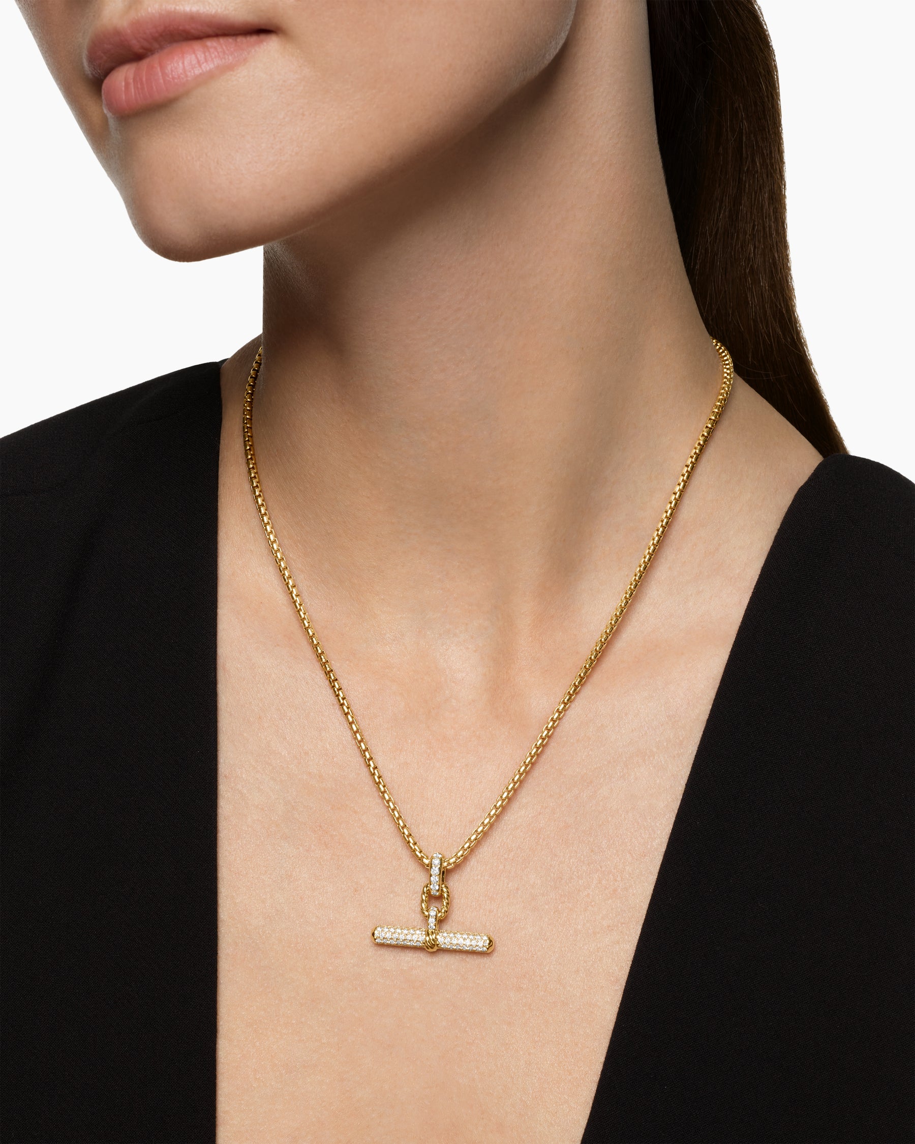 Alternative view of DY Madison Toggle Pendant in 18K Yellow Gold with Diamonds, 29mm