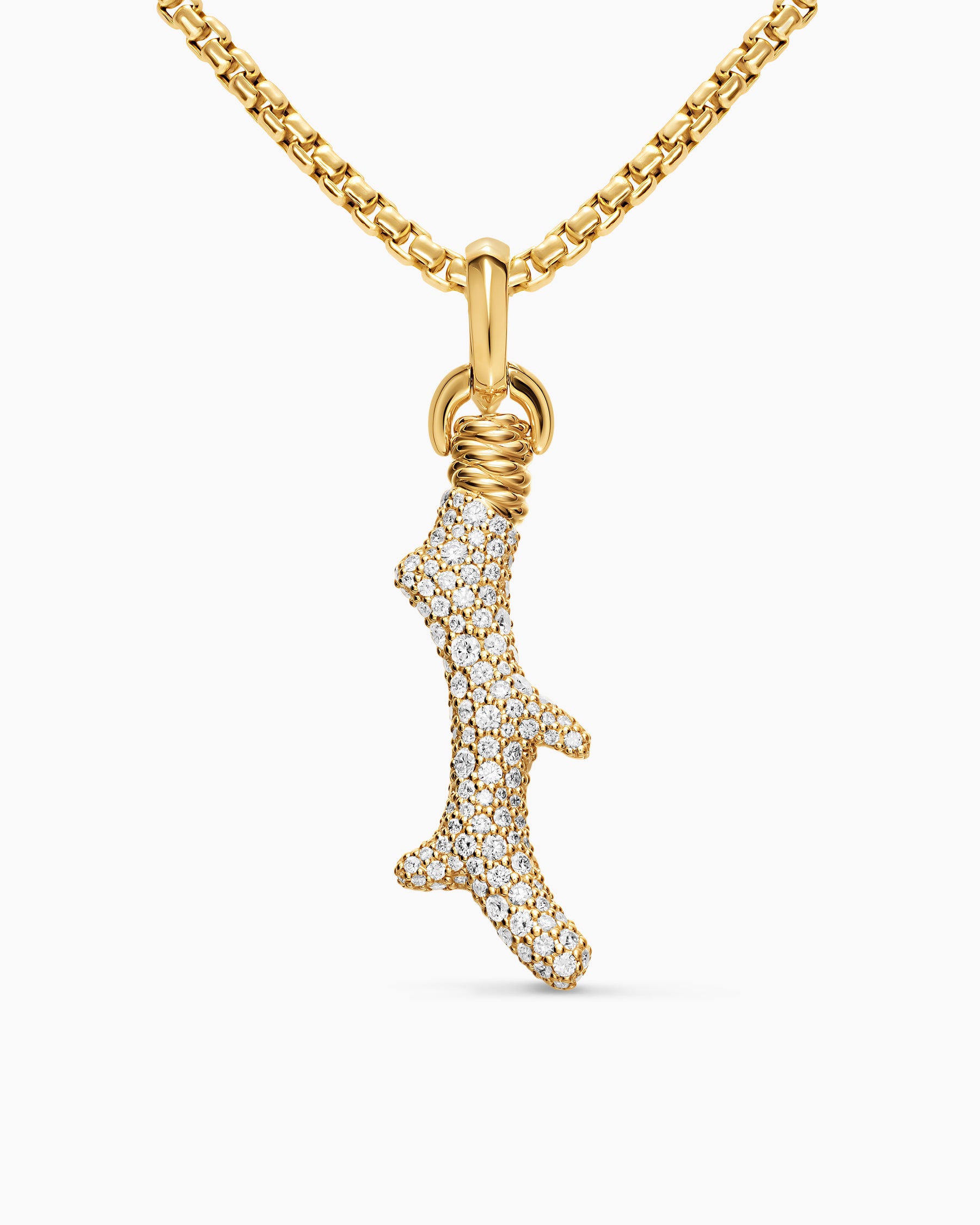 Pavé Coral Amulet in 18K Yellow Gold with Diamonds, 35mm
