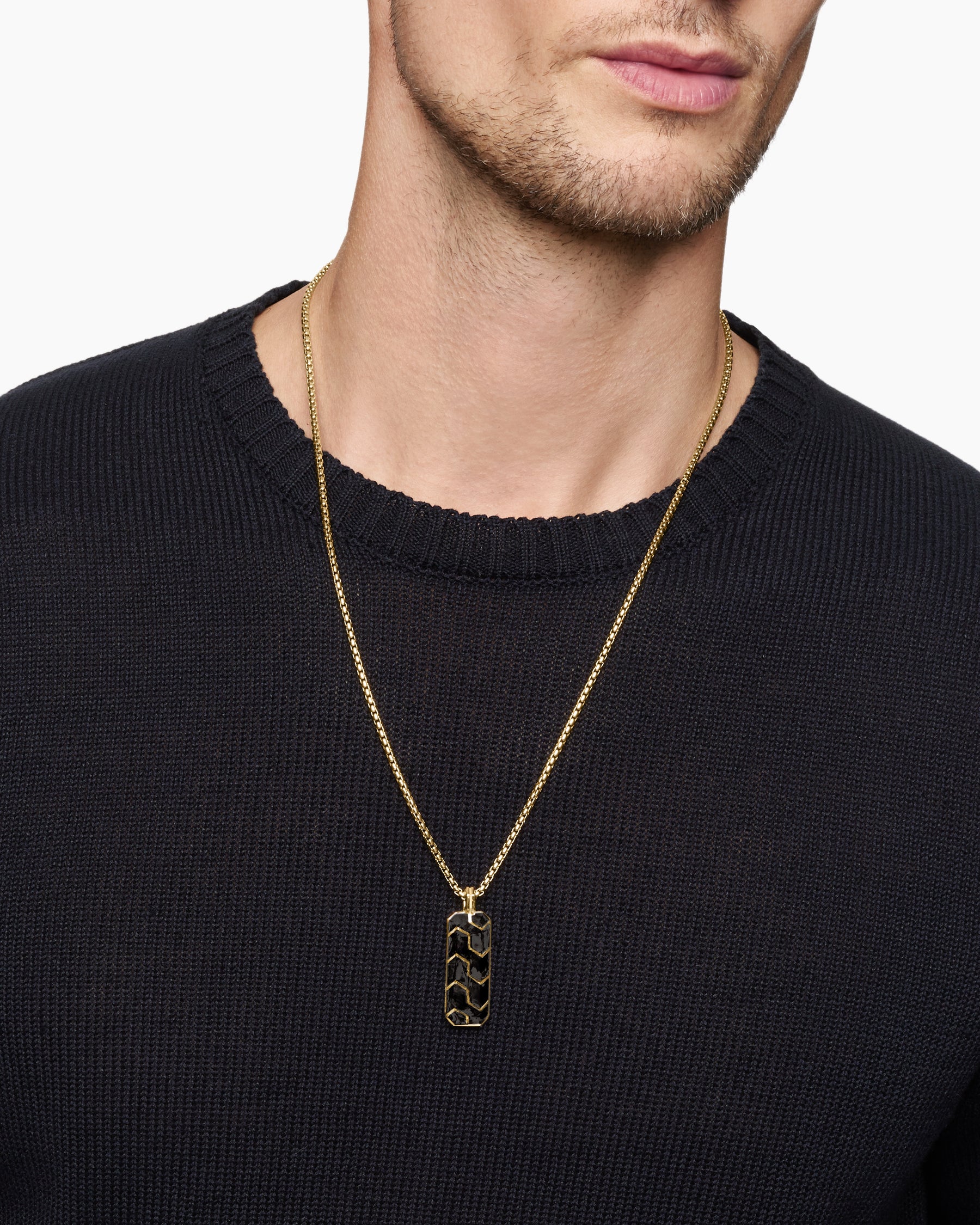 Alternative view of Streamline Ingot Amulet in 18K Yellow Gold with Forged Carbon, 43mm