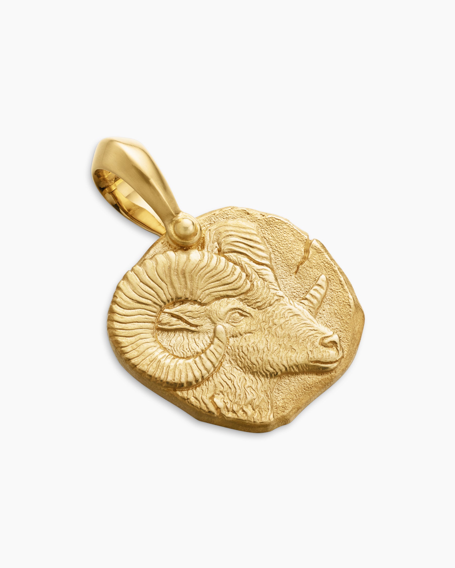 Aries Amulet in 18K Yellow Gold, 17mm - Image 3