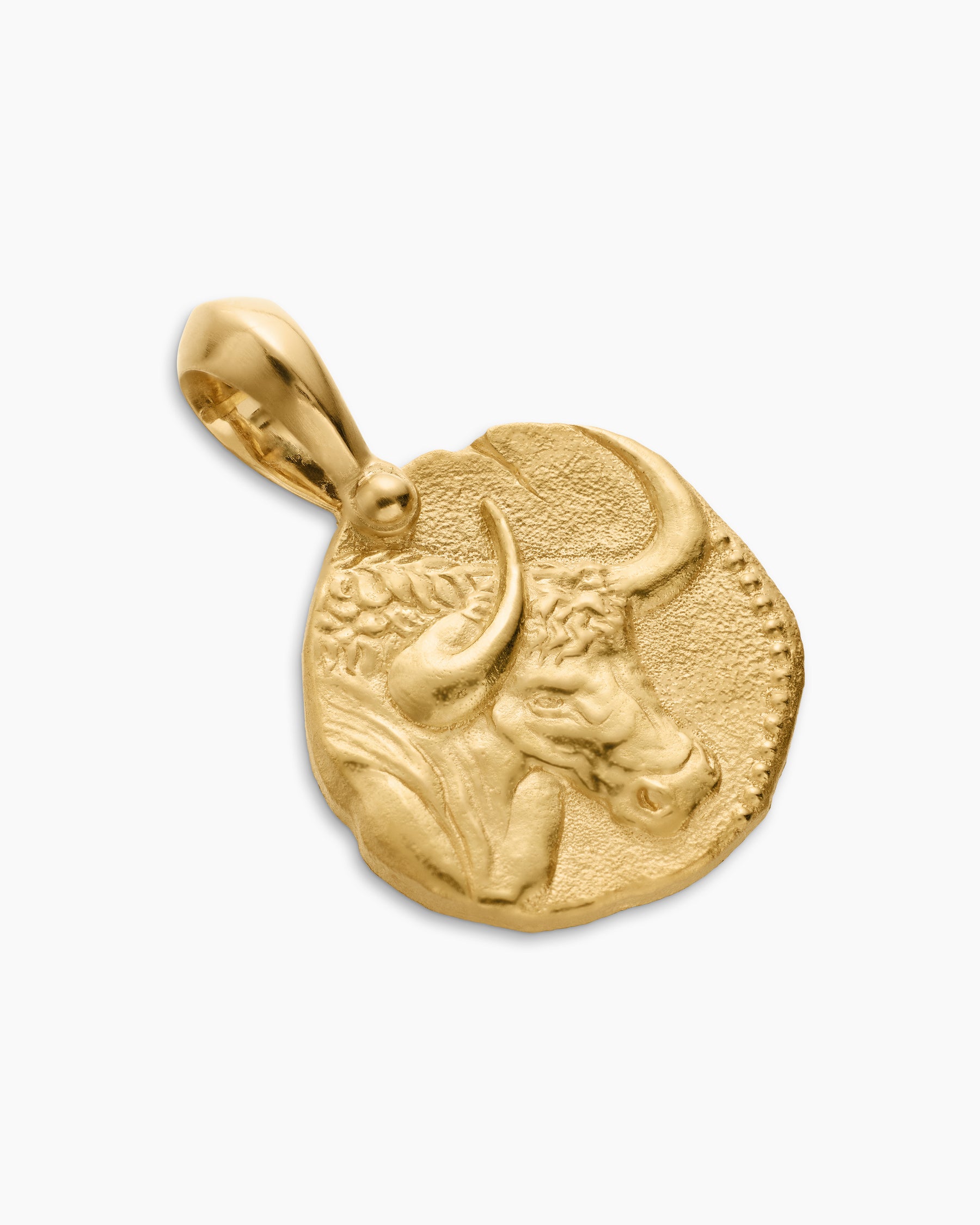 Taurus Amulet in 18K Yellow Gold, 17mm - Image 3