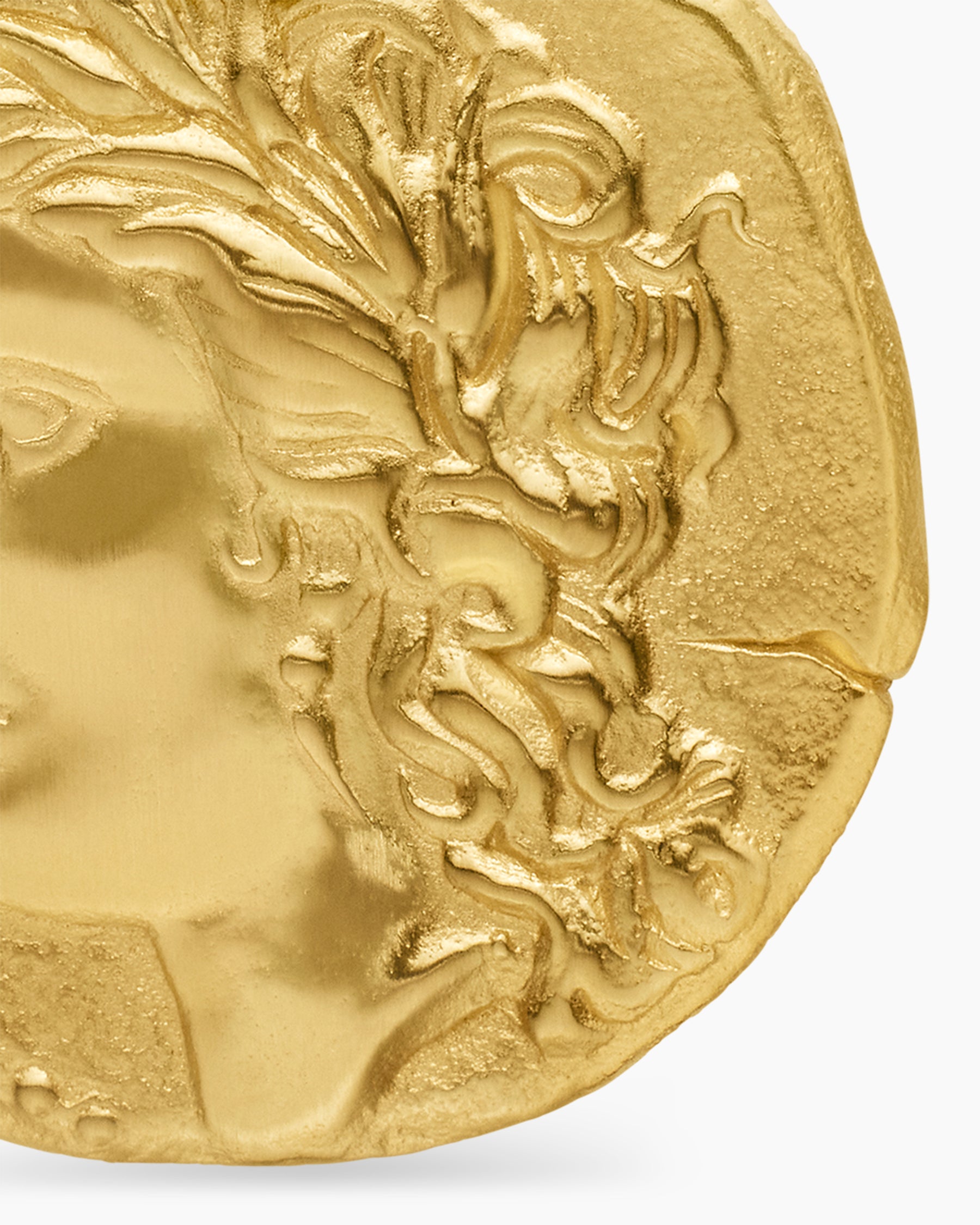 Virgo Amulet in 18K Yellow Gold, 17mm - Image 5