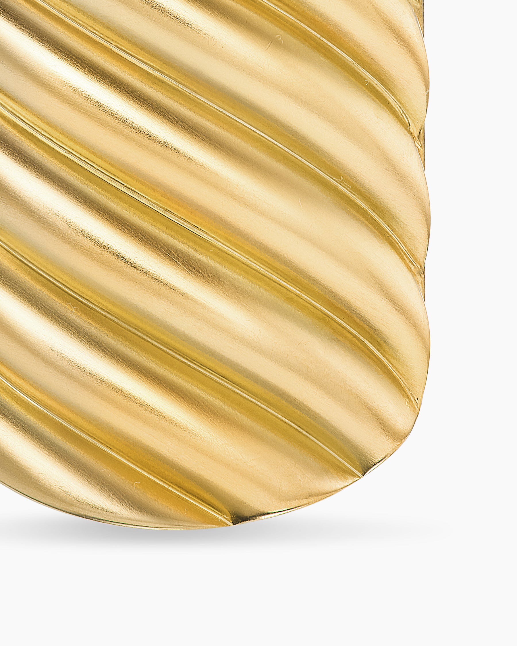 Sculpted Cable Tag in 18K Yellow Gold, 27mm - Image 5